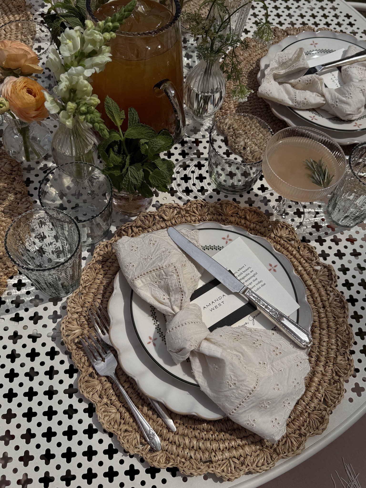 This whole table setting was STUNNING. Purchasing some items from Magnolia after seeing this!! 



#LTKHome