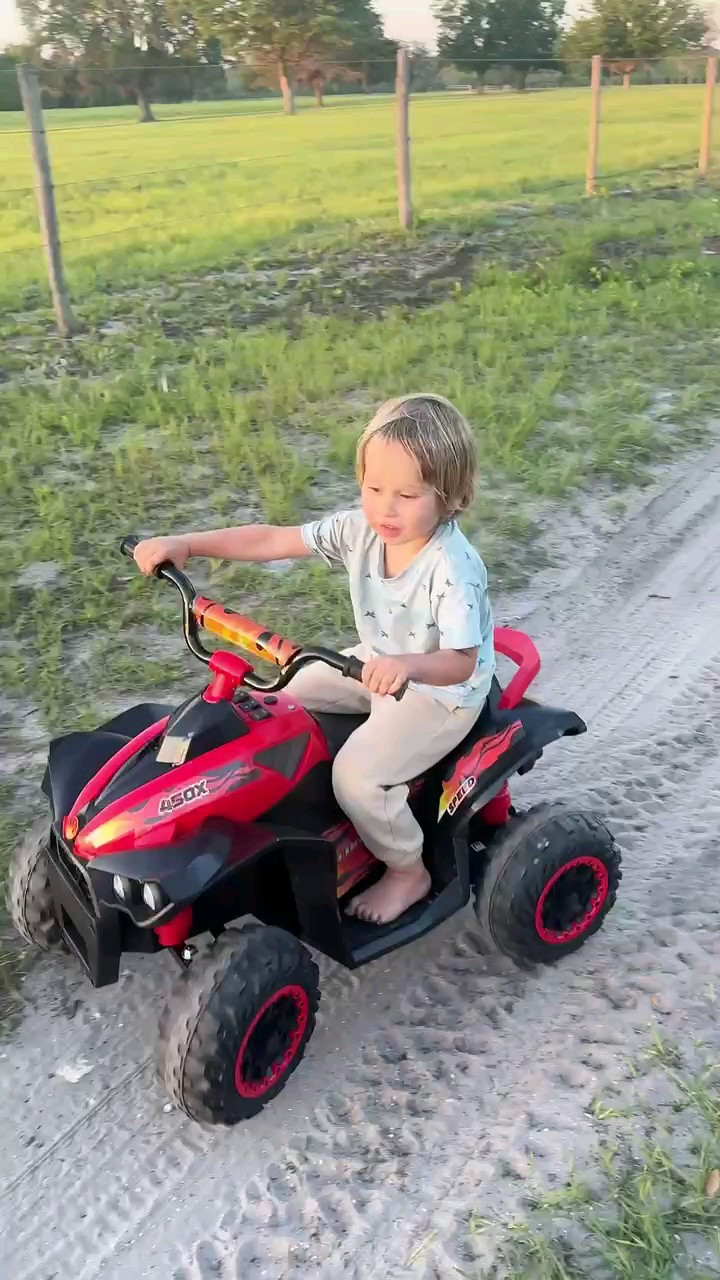 Farm vibes but make it electric⚡!! #KidTraxATV #FarmDays #OutdoorAdventures️

#LTKFamily #LTKKids #LTKSaleAlert
