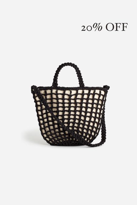 Summer bag


#LTKfindsunder50 #LTKsalealert #LTKitbag