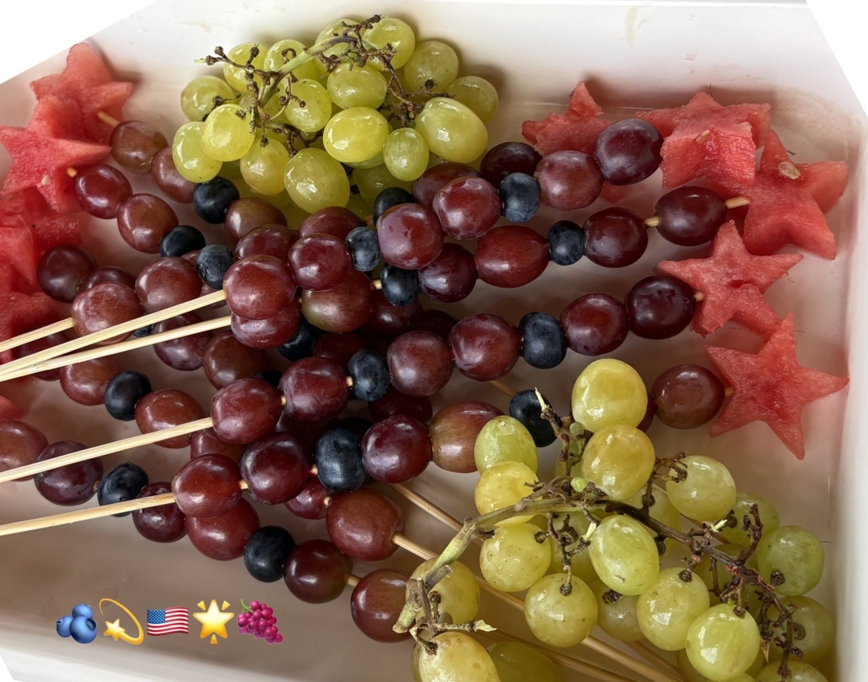 Fun and easy 4th of July food idea 🤩

#4thofjuly #whimsy #festive