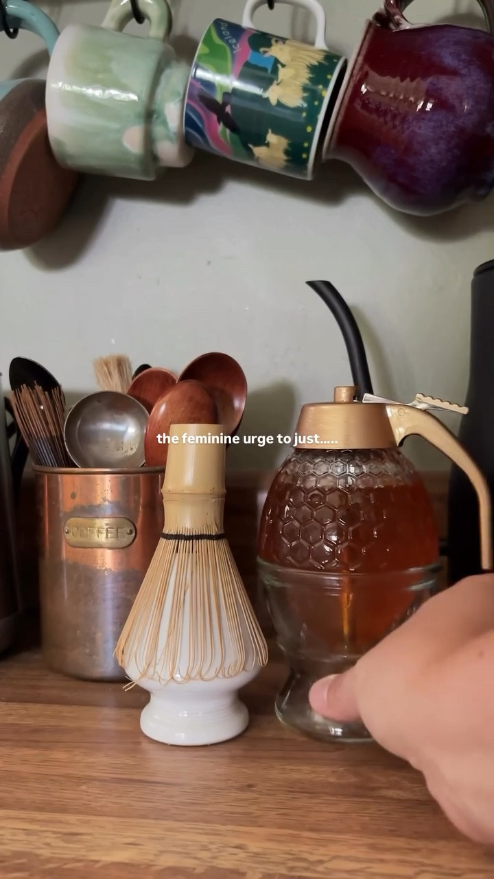 did a little DIY and now it fits the vibe 👌🏻🍯✨ all products linked in my bio 🫶🏻

#ltkhome #diy #honey #ltkkitchen #kitchenmusthaves

#LTKStyleTip #LTKFindsUnder50