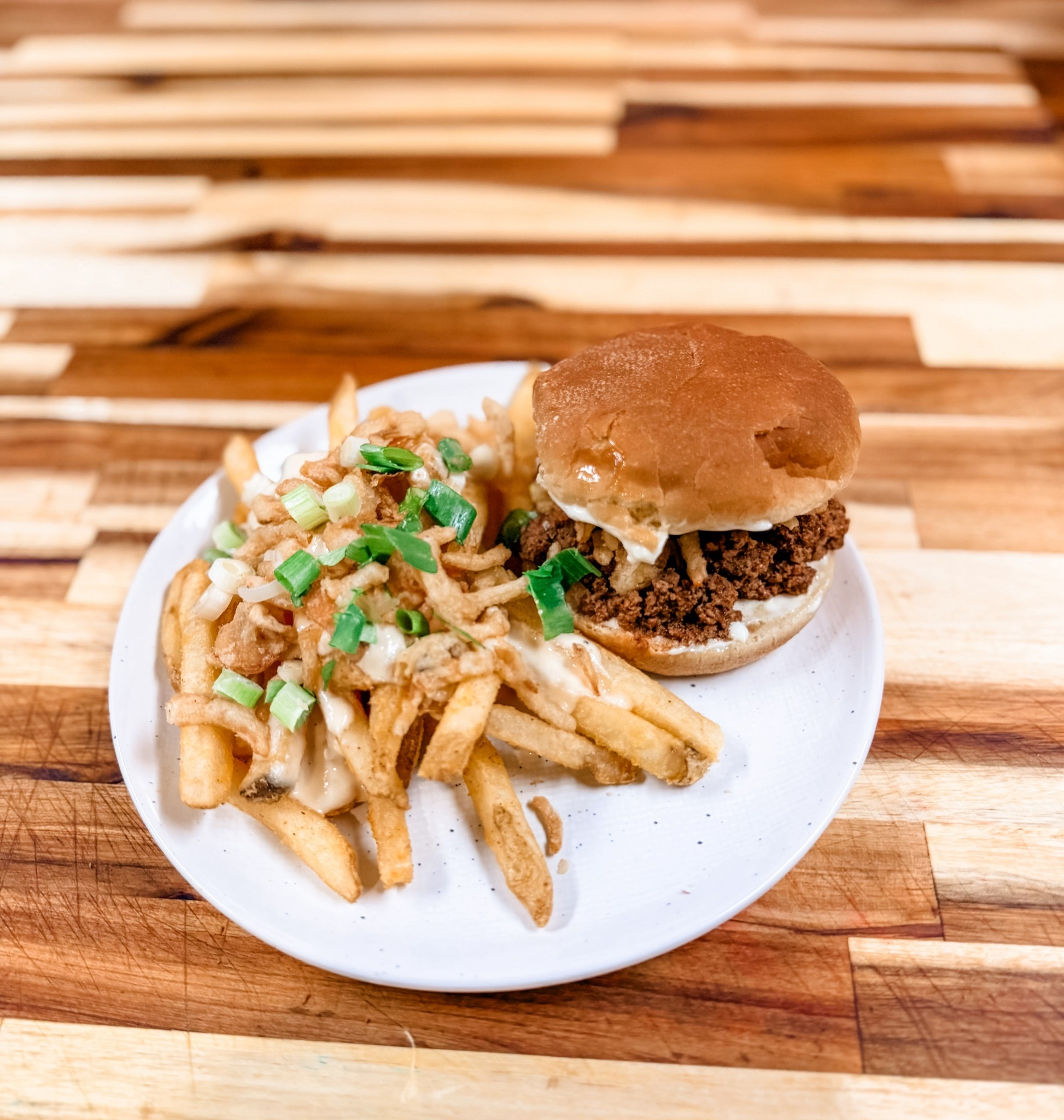 Race Track Chili — straight from the Drag Strip days. 🏁
This recipe came from my MIL Carol, who learned it while working the concession stand with her friend Jeanette. It’s the chili I use for my Chili Buns, hot dogs, burgers, and more.

Race Track Chili

2 lbs ground beef or venison
1 large onion, chopped
1 tsp salt
1 tsp pepper
1 cup (or so) water
¼ cup (or so) chili powder

Bring water to a boil and add meat, onion, salt, and pepper.
Cook until no longer pink, then use an immersion blender to blend smooth.
Add chili powder to taste and simmer 15 minutes, adding water if needed.

Simple, old-school, and full of small-town memories.
I’ve tagged my kitchen tools and immersion blender below.

#racetrackchili
#chilisbuns
#southerncomfort
#familyrecipe
#smalltownflavors
#comfortfoodlove
#homestylecooking
#cookwithme
#kitchenfavorites
#immersionblender
#southernroots
#modernsouthern
#foodwithastory
#nostalgiafood
#bessieandcompany

#LTKfoodie #LTKHome #LTKstorytime