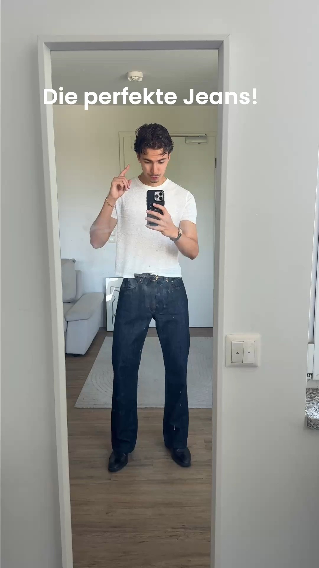 Ich bin 186 cm und wiege 72 kg trage bei der Jeans Größe 30x32 Falls du zwischen zwei Größen bist, nimm die kleinere!