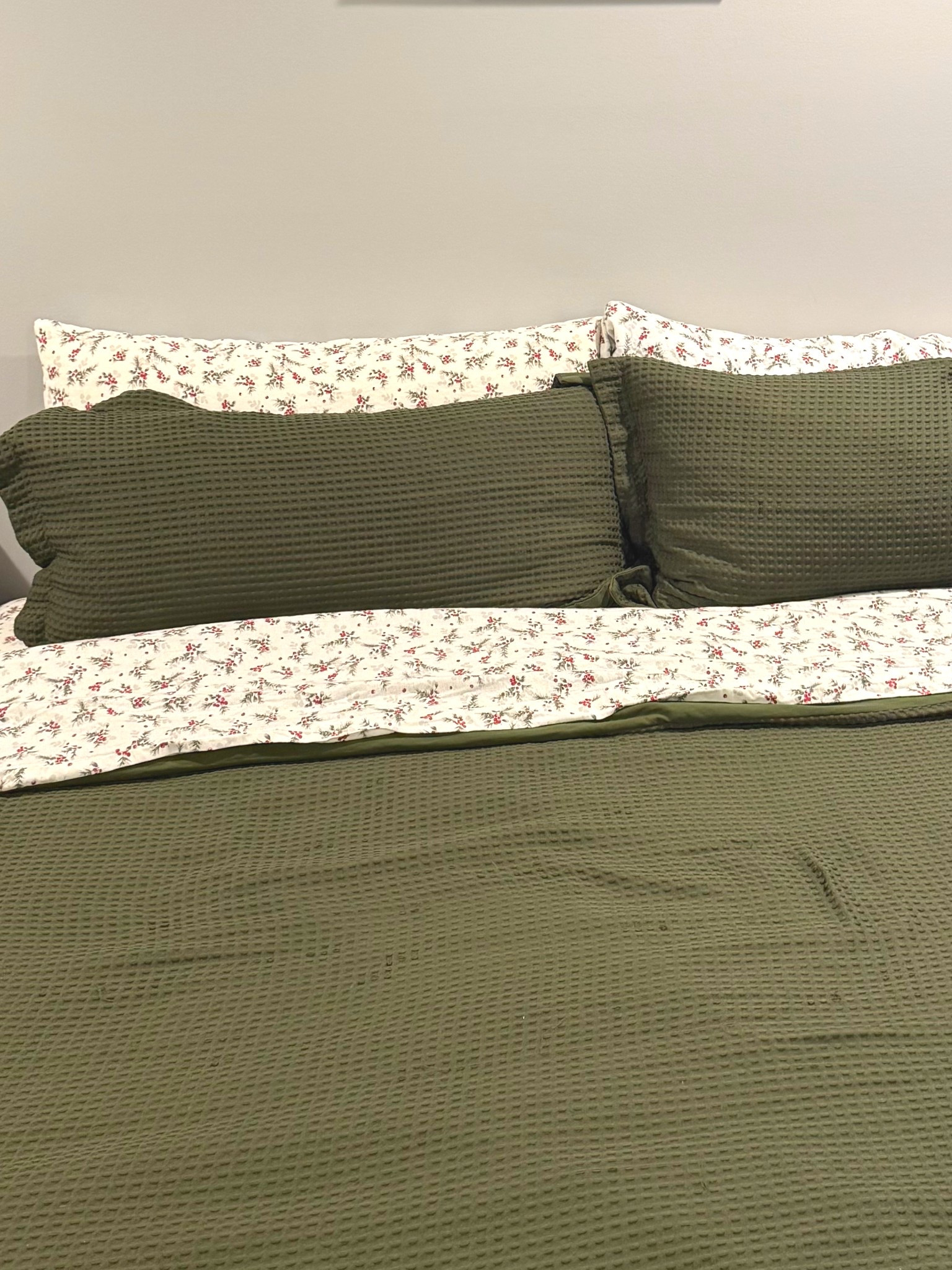 The SOFTEST Christmas sheets ever!! ❤️🎄✨ 

#LTKSeasonal #LTKSaleAlert #LTKHoliday