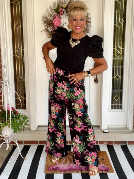 Puffy Sleeve Black Tshirt
Black Floral High Waisted Wide Leg Pull on Pants 
