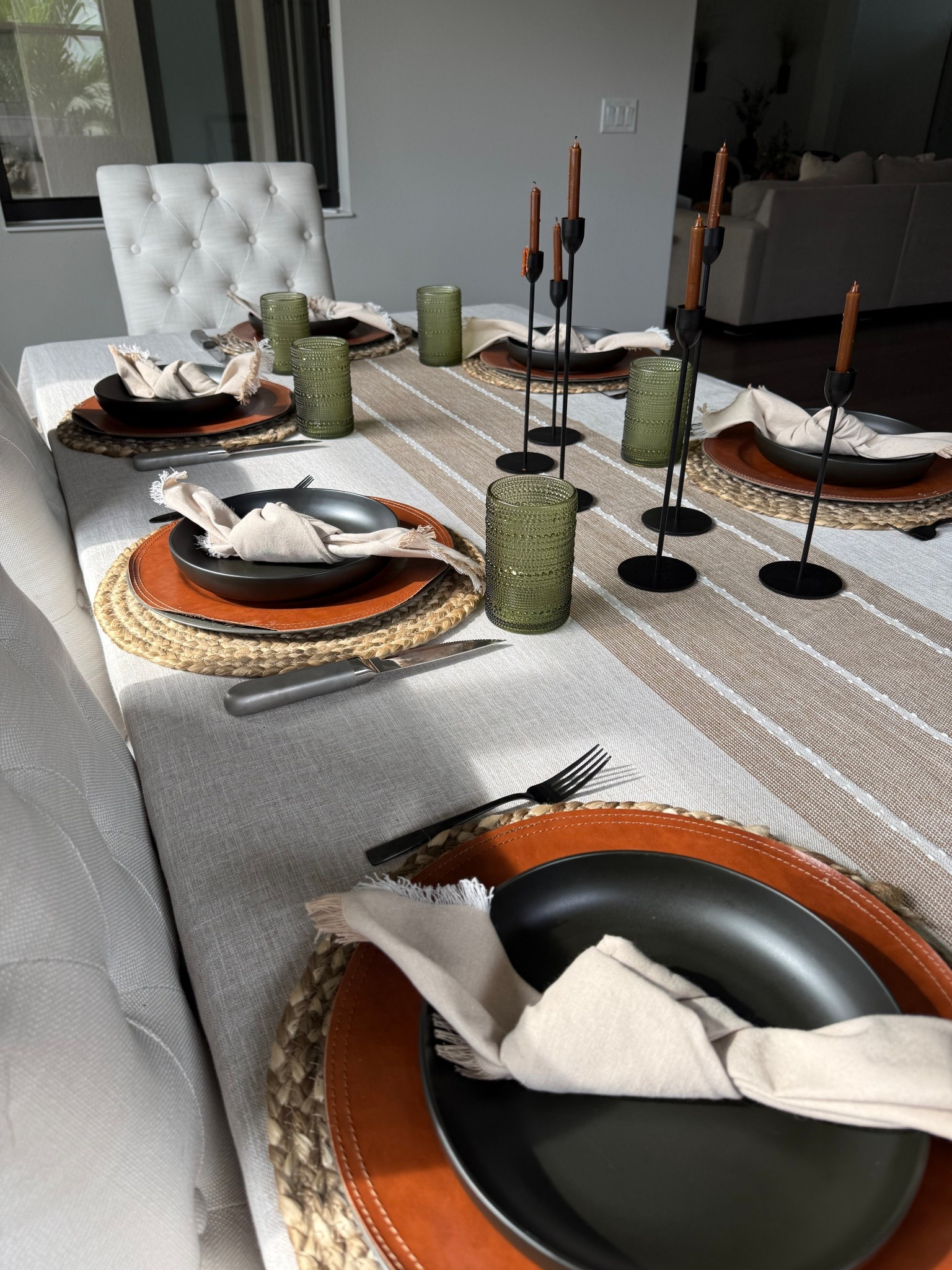 Thanksgiving tablescape 🦃🤎🫶🏻

#LTKHome #LTKHoliday #LTKfoodie