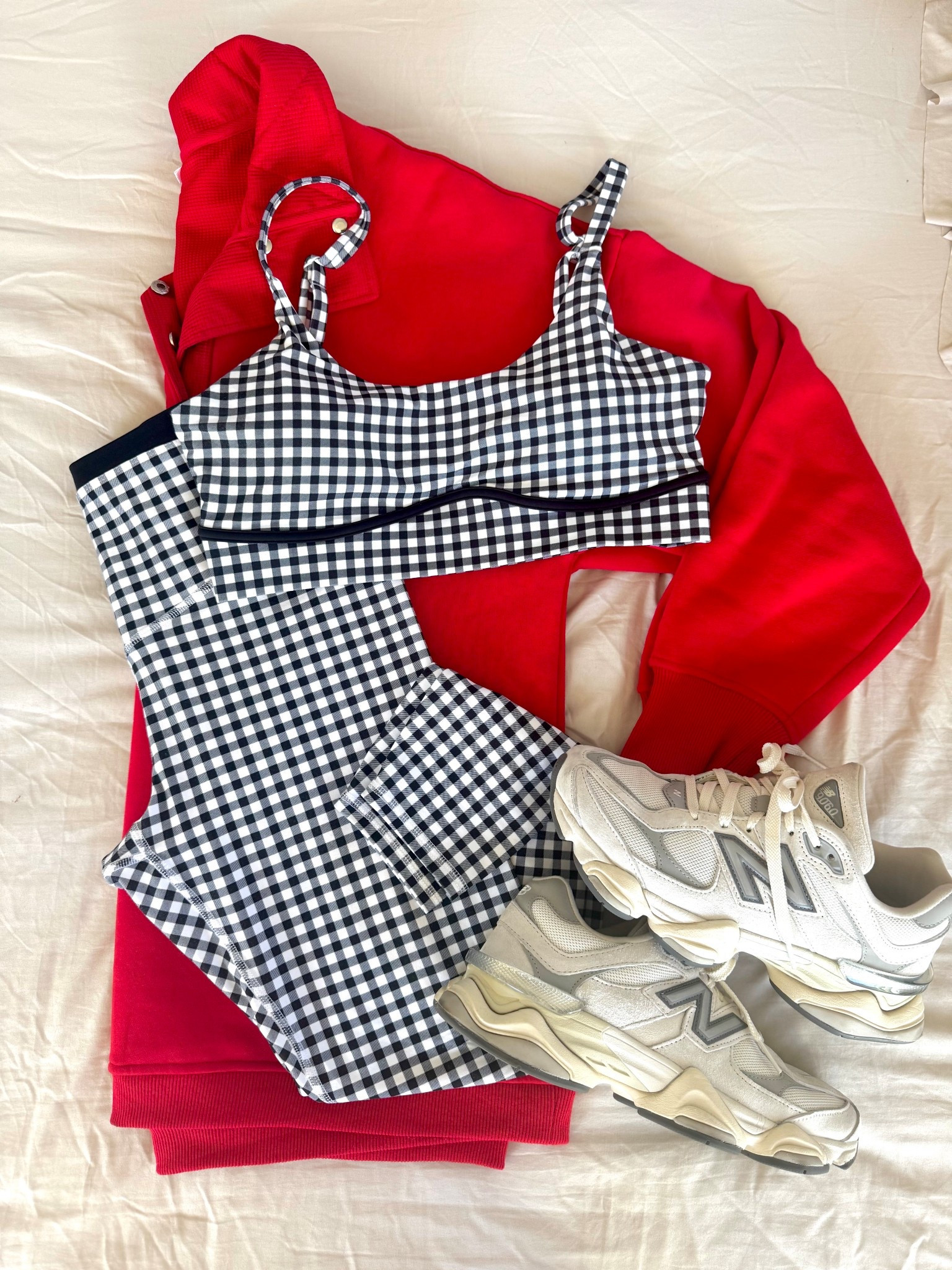 I can’t with this combo, so obsessed ❤️🖤

#LTKSaleAlert #LTKActive #LTKFindsUnder50