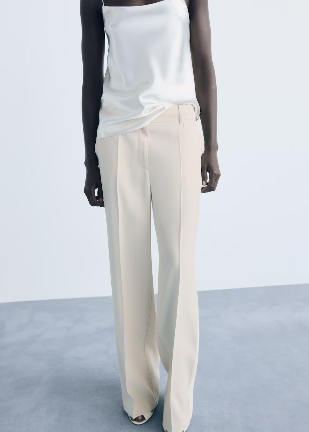 Straight mid-rise trousers | MANGO (UK)