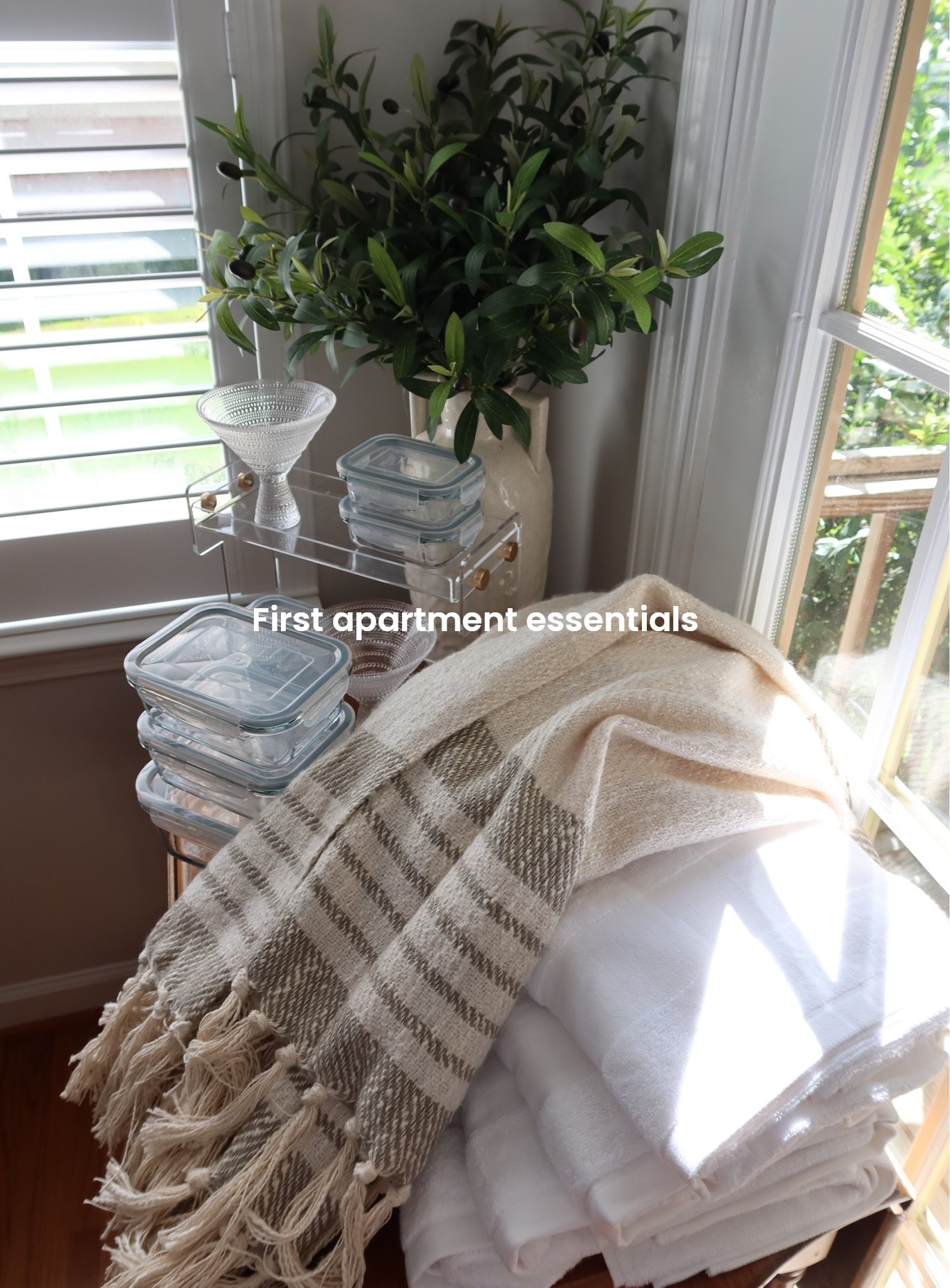 Moving into your first apartment? These are pieces I use everyday that made my space feel like home! #ad @Wayfair #WayfairPartner #BacktoSchoolwithWayfair #wayfair