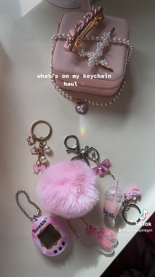 What’s on my keychain haul ♡