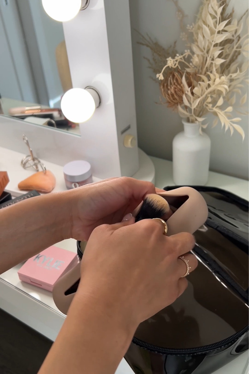 Brush Holder 