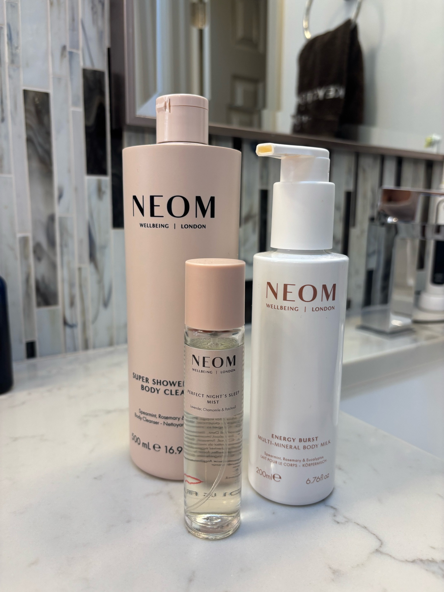 Loving these Neom products - body cleanser, body milk, and sleep mist. 🤩