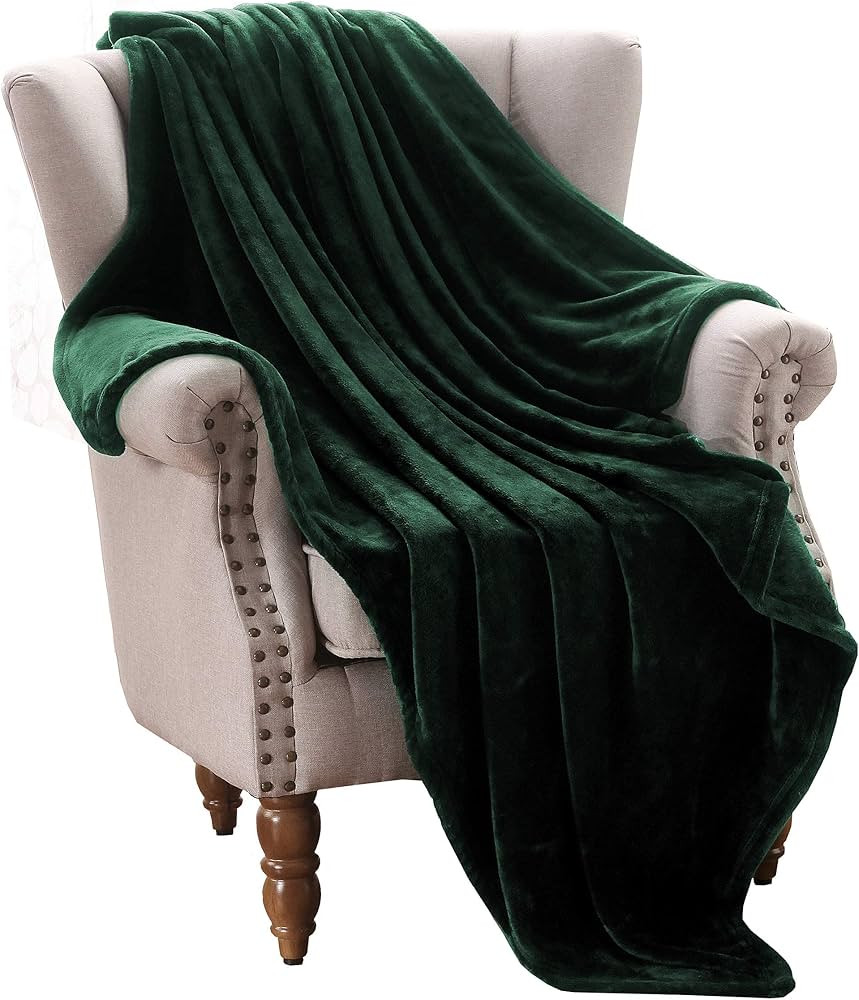 Exclusivo Mezcla Extra Large Forest Green Fleece Throw Blanket for Couch 300GSM, Super Soft 50x70... | Amazon (US)