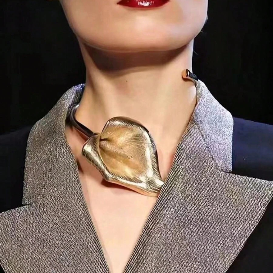 1pc Exaggerated Lotus Leaf Design Women's Choker Necklace | SHEIN