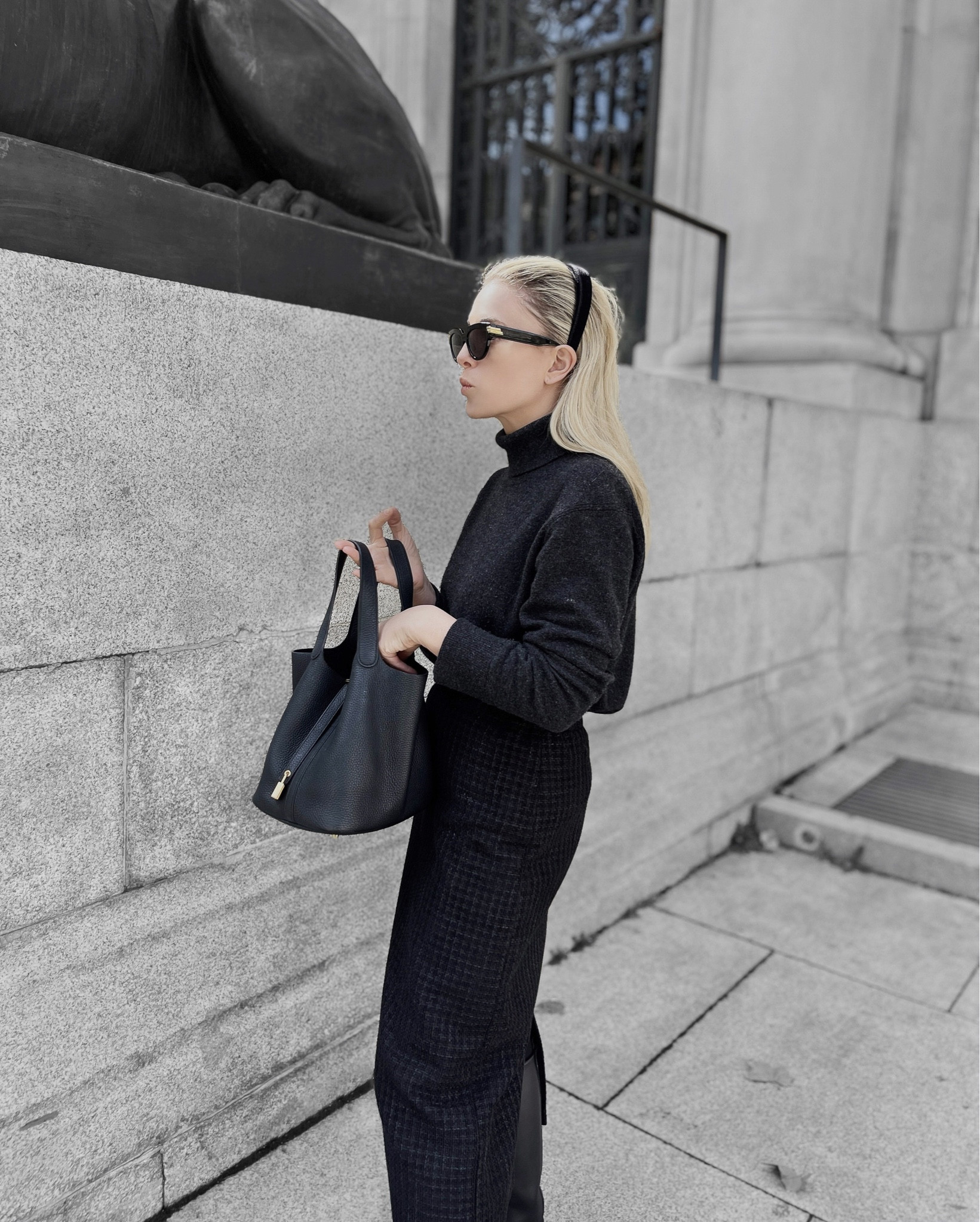 Coat who?
.
.
.
.


#LTKeurope