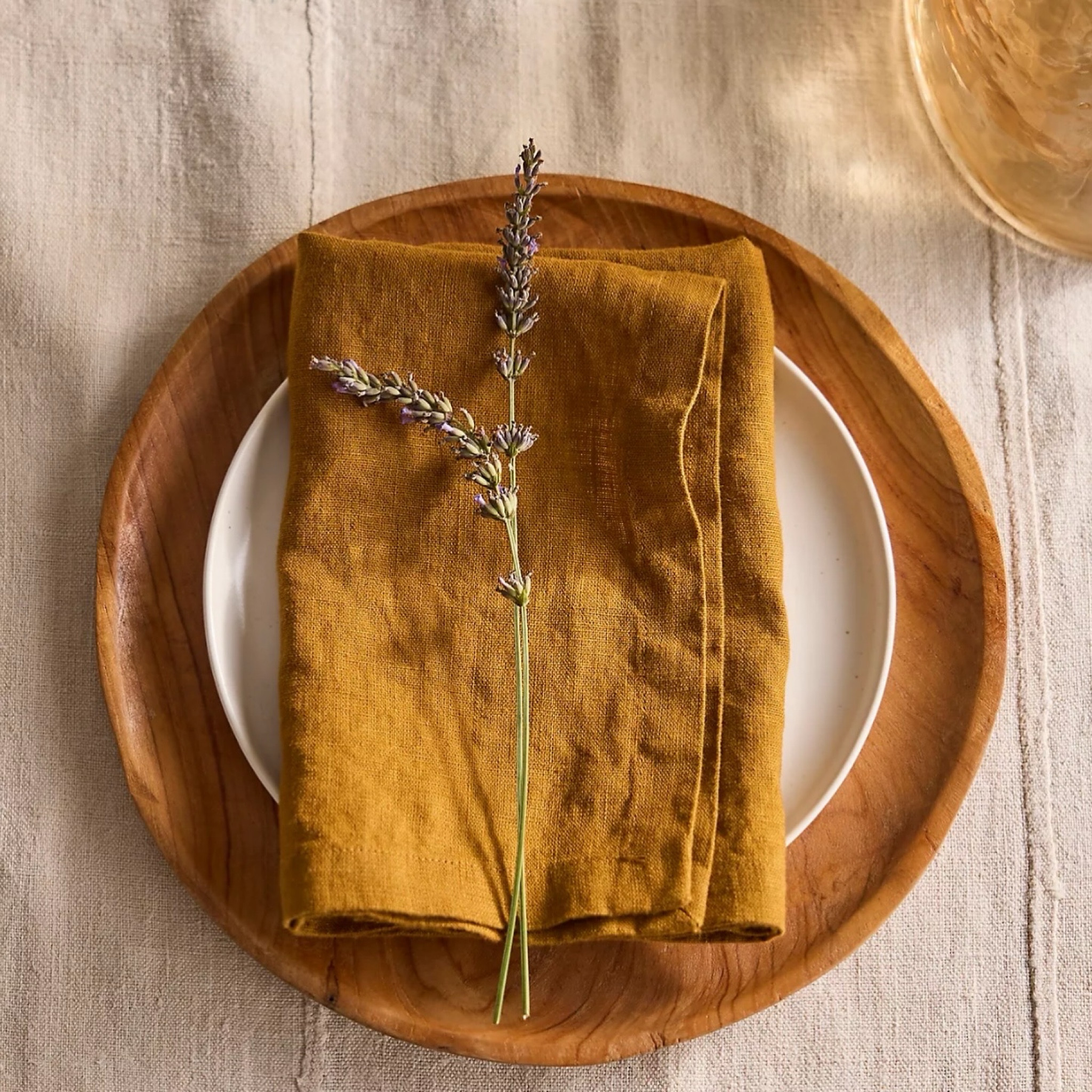 Dining table set
Stoneware
Thanksgiving
Hosting
Home decor
Interior design

#LTKHome