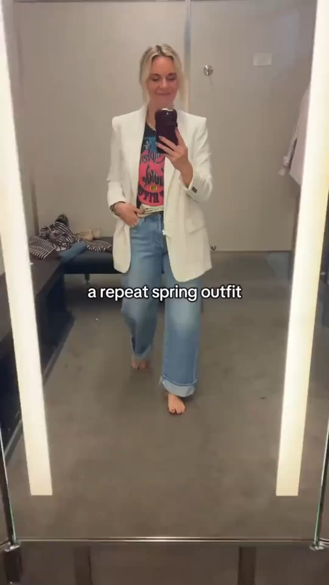When you find a spring outfit that’s too good not to wear on repeat! 🌼💗 Keeping it easy in a graphic tee + blazer combo and pairing with a fun pair of wide leg jeans. The perfect balance between comfort and chic for busy days! #nashvillestyle #nashvillestylist #personalstylist #styleover40