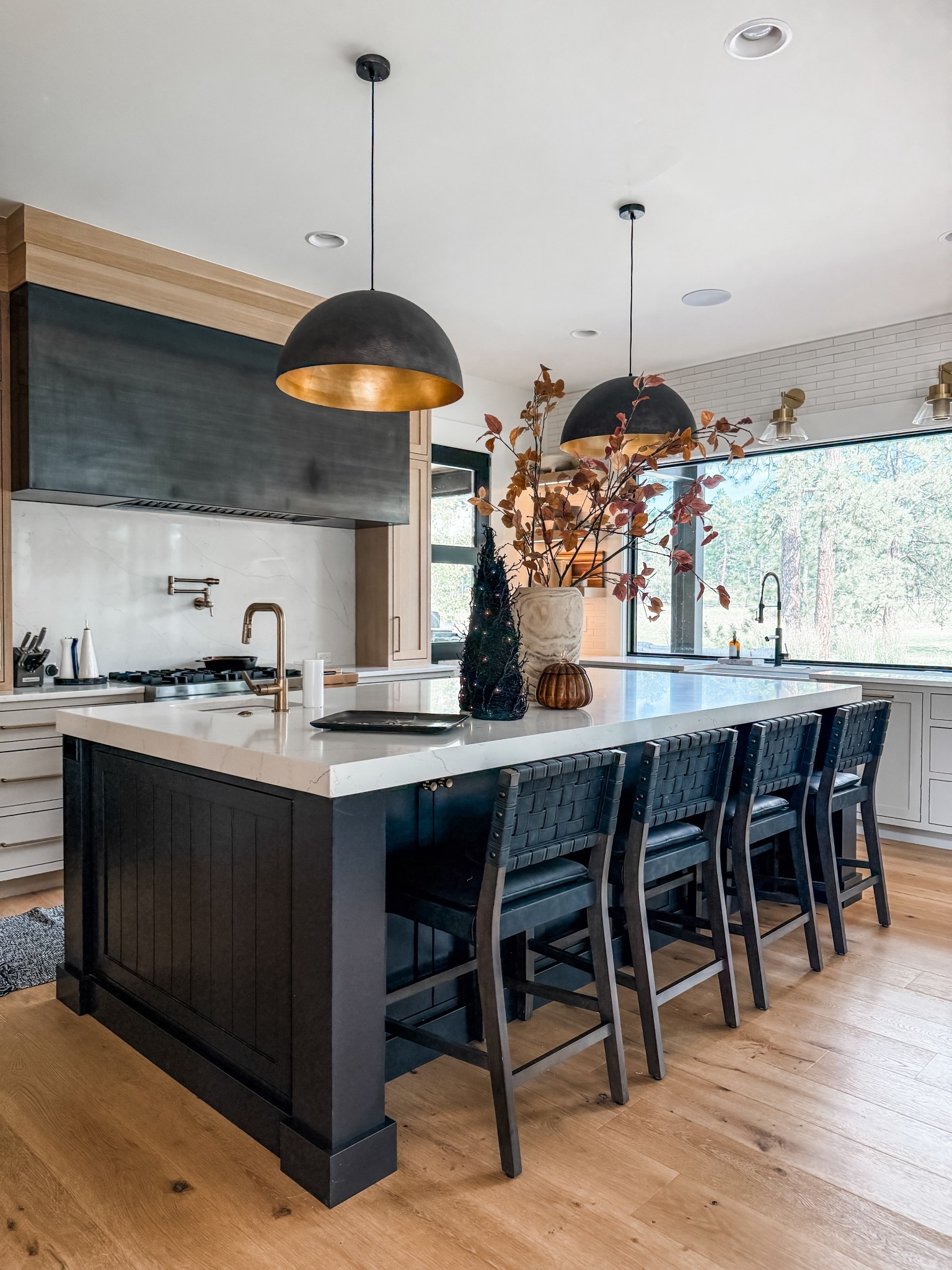 Sharing all of my favorite fall and Halloween decor. I got several new candles from Anthropologie and they smell so good.


#LTKHome #LTKStyleTip #LTKSeasonal