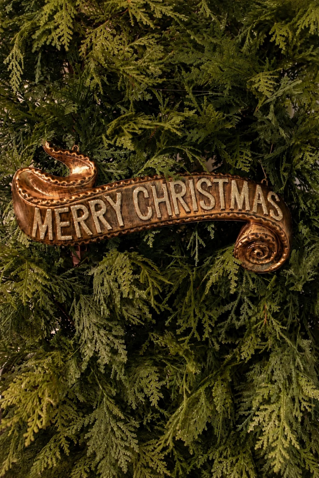 Merry Christmas Hanging Door Sign | THELIFESTYLEDCO