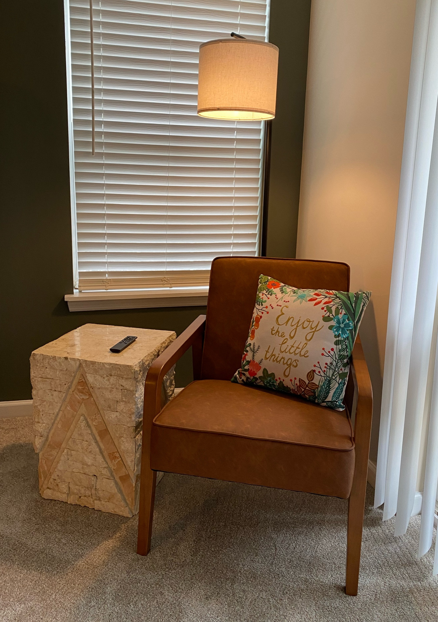Cute little reading nook 

#LTKhome #LTKunder100 #LTKFind
