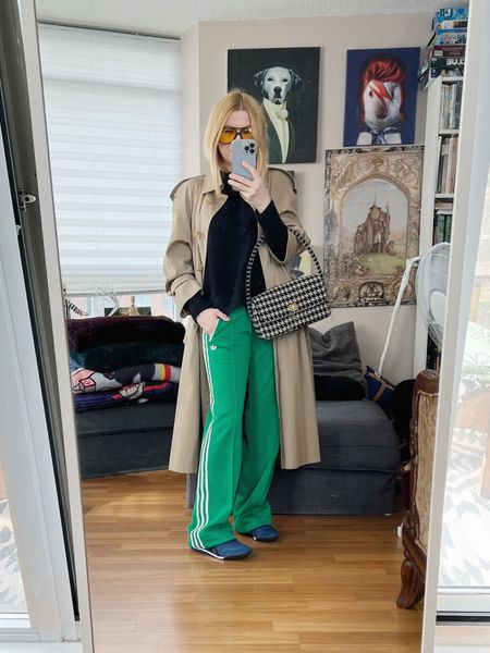Outfit formula: Bold Trouser + Cashmere Sweater + Vintage Trench + Sneakers
It’s a weird rain on and off day today so I dug out my trench. It’s 80s and has great shoulder accents without shoulder pads.
•
.  #springlook  #StyleOver40  #70sadidas  #onitsukatiger  #adidas #poshmarkFind #vintageaquascutum #thriftFind #maximaliststyle #secondhandFind #FashionOver40  #MumStyle #genX #genXStyle #shopSecondhand #genXInfluencer #WhoWhatWearing #genXblogger #secondhandDesigner #Over40Style #40PlusStyle #Stylish40s #styleTip  #HighStreetFashion 


#LTKFind #LTKshoecrush #LTKstyletip