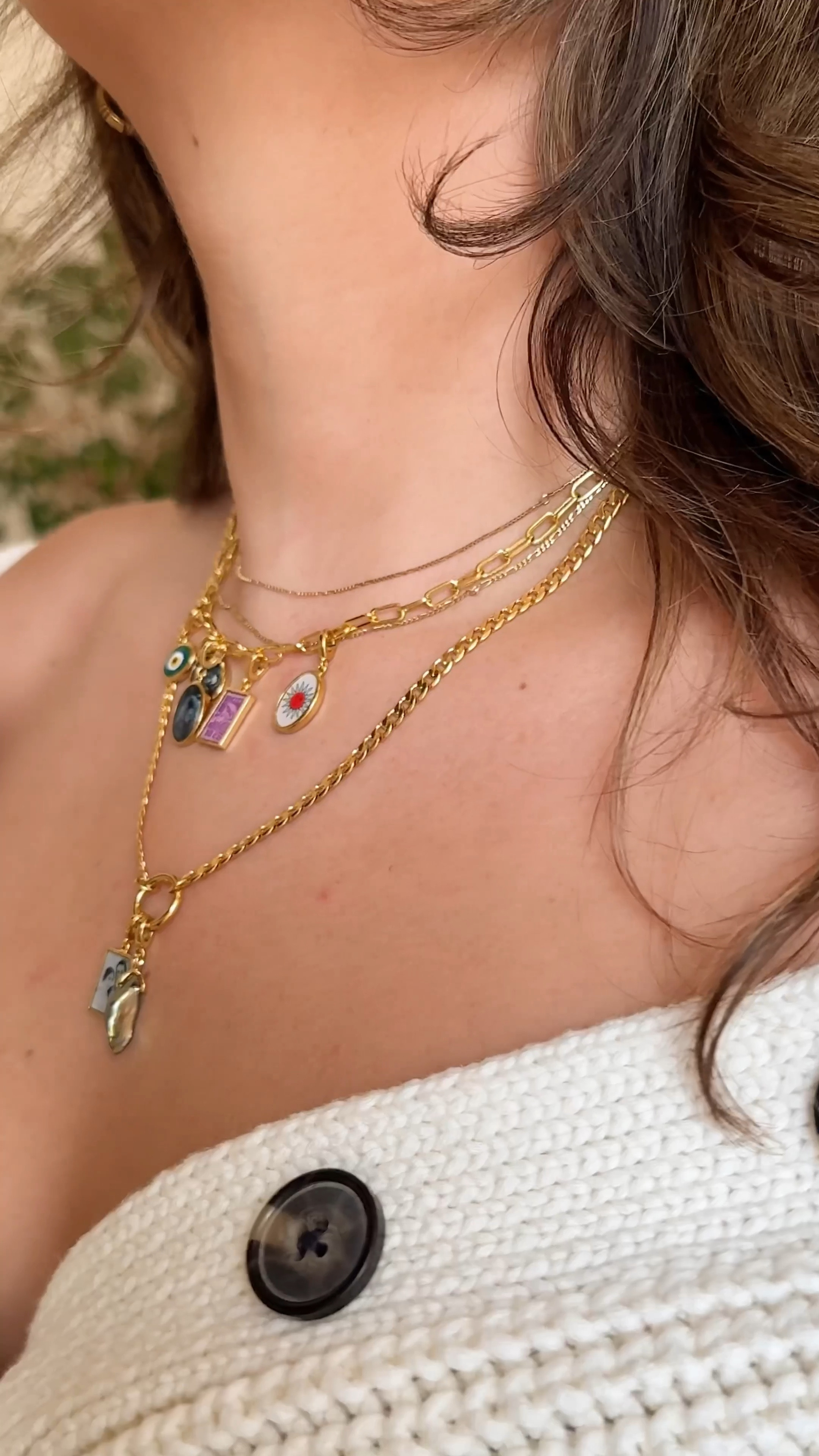 Keeping my loves close with @myraiz.shop 
✨new obsession unlocked!! Raíz is a Unique jewelry brand that focuses on early elements and story telling 🌞 all their charms are so cute, and their custom portrait charms are beautiful and perfect for a gift or for yourself 🫶  

#MyRaiz #CustomPhotoCharm #PhotoCharm #PhotoNecklace #CustomCharms #PortraitNecklace 

#LTKVideo #LTKFindsUnder100