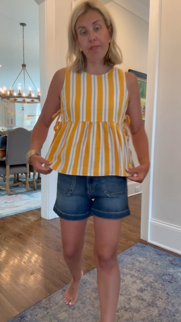 Another adorable top from Kohl’s! This would also look so good with white jeans. ￼
Top - xs 
Shorts - 2
Codes:
Allie + Bess - Catherine20 on my bracelets

#LTKdayinmylife #LTKmomlife #LTKOver40