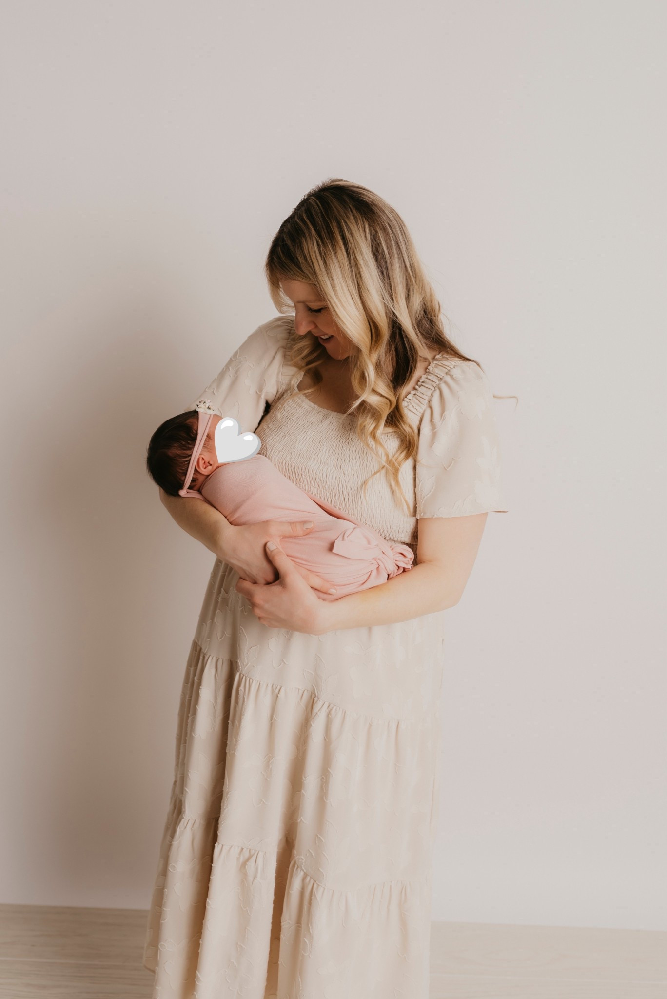 Loved how this dress photographed for our newborn photos! 

Postpartum friendly dress | bump friendly | mom life | mom outfit for family photos | newborn baby girl swaddle | baby gift | target shoes and jewelery | amazon dress


#LTKmomlife #LTKBump #LTKBaby