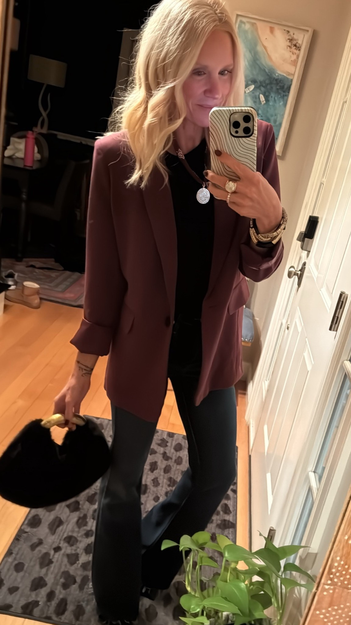 Date night
Burgundy blazer
Zara 
Abercrombie 

#LTKFindsUnder100 #LTKStyleTip #LTKOver40