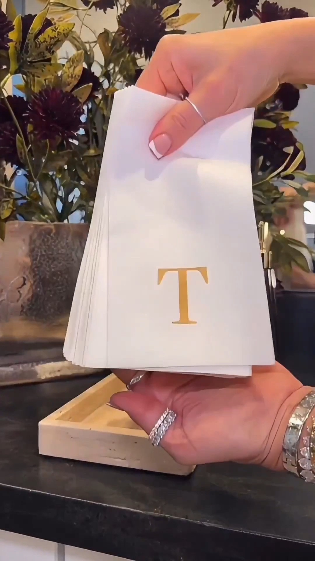 Looks expensive? Isn’t. Extravagant? Absolutely. This luxe look is surprisingly easy to recreate. Personalized disposable napkins, a unique vase with florals, and a warm candle instantly elevate your bathroom into a polished, high‑end space. Small curated touches make all the difference and keep everything feeling refined.

Summerthompsonstyles

---

neutral bathroom decor luxe home styling modern florals elevated accents cozy candlelight affordable luxe look home refresh interior inspiration

#LTKU #LTKHome #LTKdayinmylife