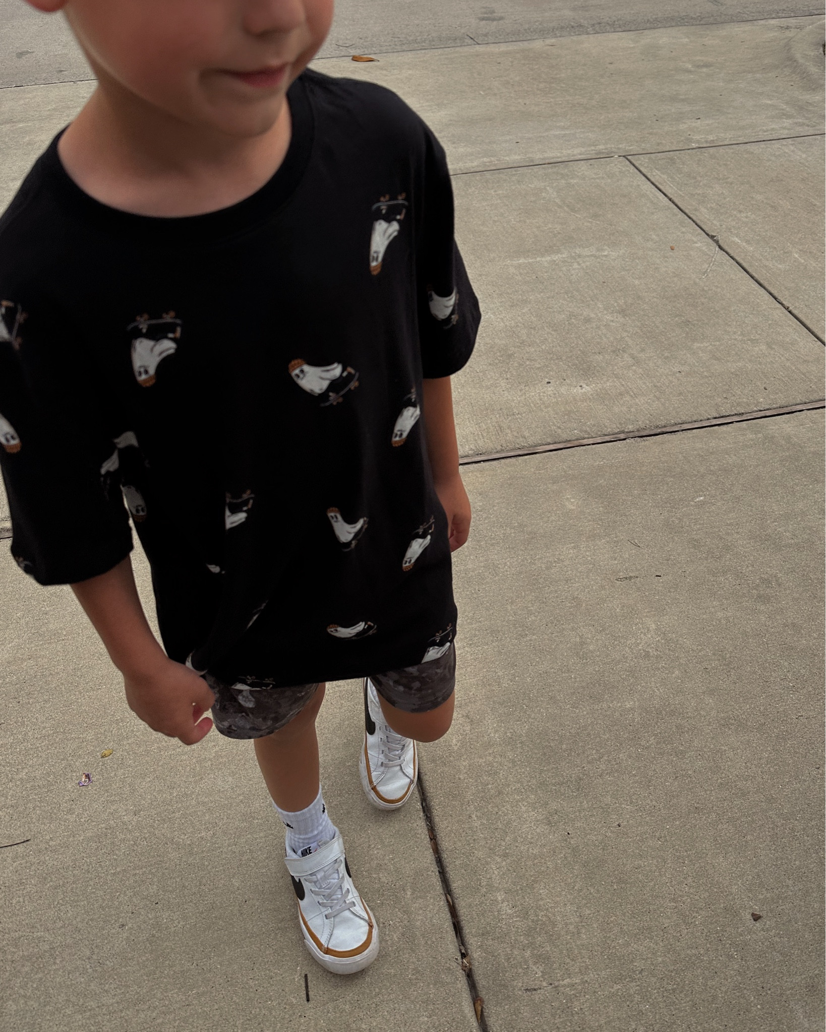 cute jeans, spooky shirts, pajamas + more items I have recently purchased & loved. 
👻

@Morgan.Speiser 
fall finds, fall jeans, kids clothes, halloween pajamas, halloween shirts, old navy clothes, target clothes, h&m jeans, madewell jeans. 

#LTKFallSale #LTKFindsUnder50 #LTKSeasonal