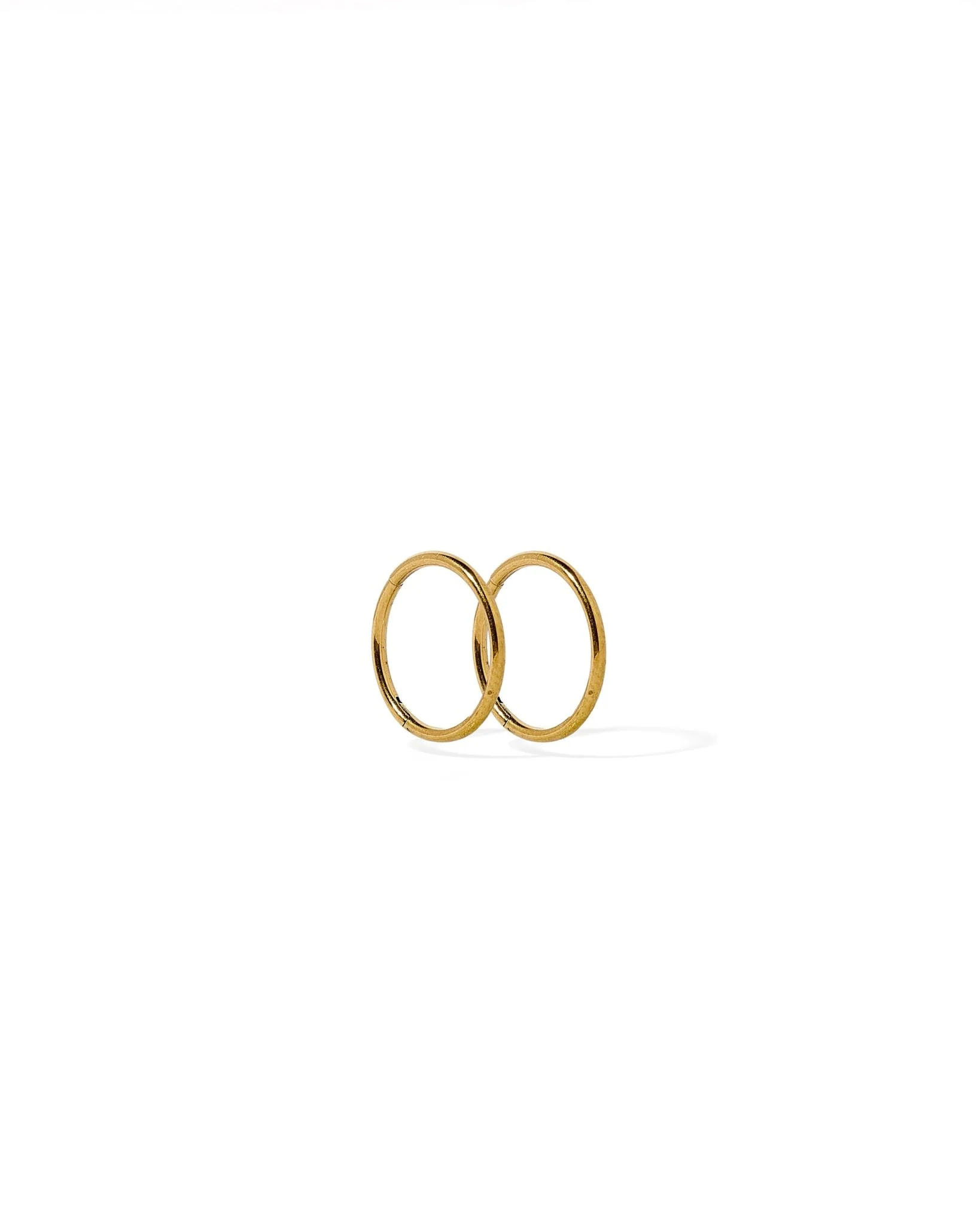 Huggie Infinity Hoop Earrings - Ava Gold 8mm | LINNY CO LLC