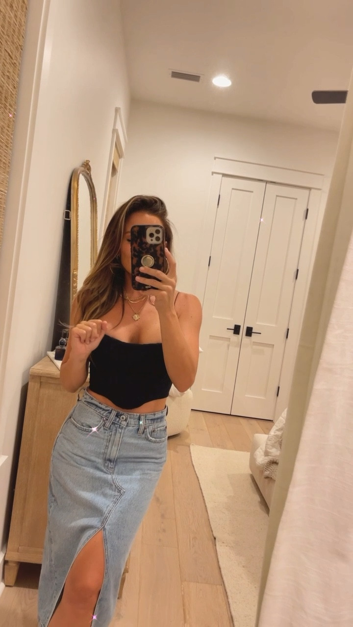 Abercrombie denim skirt runs big
Wearing size 24 
Amazon top in small


#LTKSeasonal #LTKtravel #LTKSale