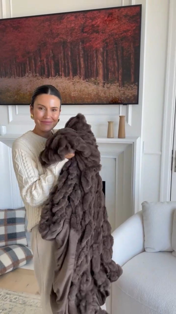 Cozy gift for her idea 🤎 these blankets are SO soft and under $30! 

Gift for her, mom gift; sister gift, friend gift, wife gift, cozy gift, gift exchange gift, white elephant gift, brown blanket, soft blanket, cozy blanket, Walmart finds, Christine Andrew 

#LTKHoliday #LTKWatchNow #LTKGiftGuide