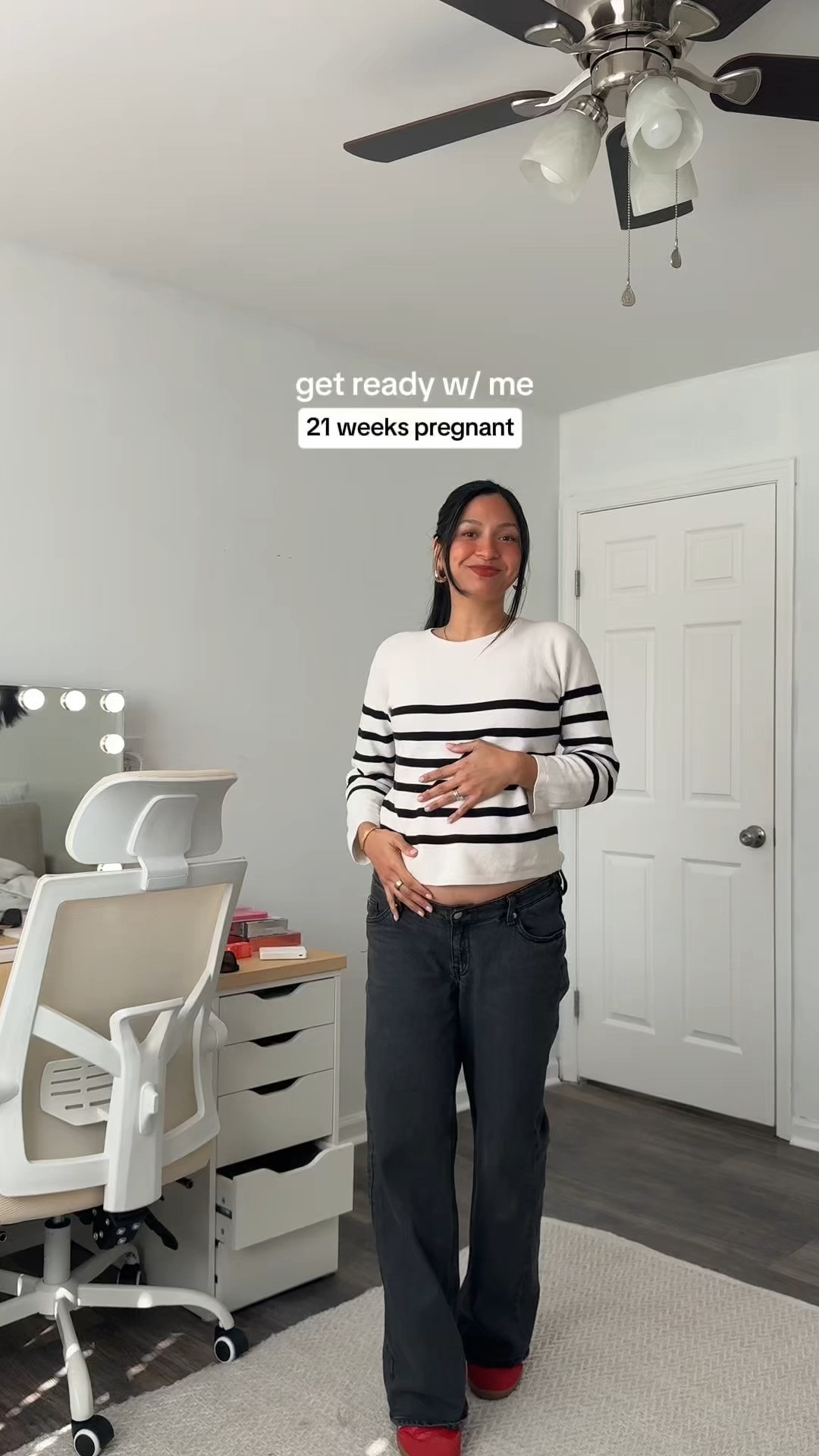 Dressing the bump at 21 weeks!  

 #LTKgrwm #LTKootd #LTKBump