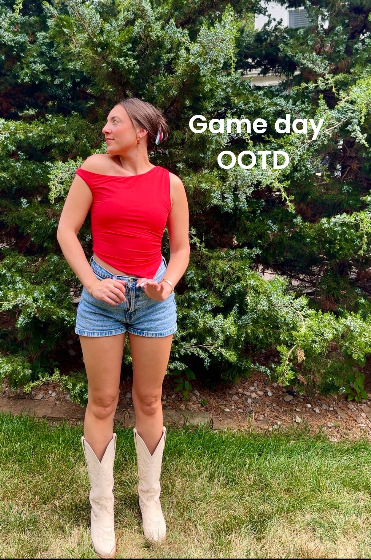 Simple game day outfit because it’s still scorching hot outside! Pulled out all of the new Baublebar accessories though ✨🏈

#LTKStyleTip #LTKSeasonal #LTKFindsUnder100