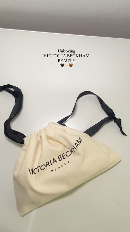 Unboxing Victoria Beckham Beauty Makeup Products🫶🏼🖤🤎



#LTKHoliday #LTKbeauty #LTKGiftGuide