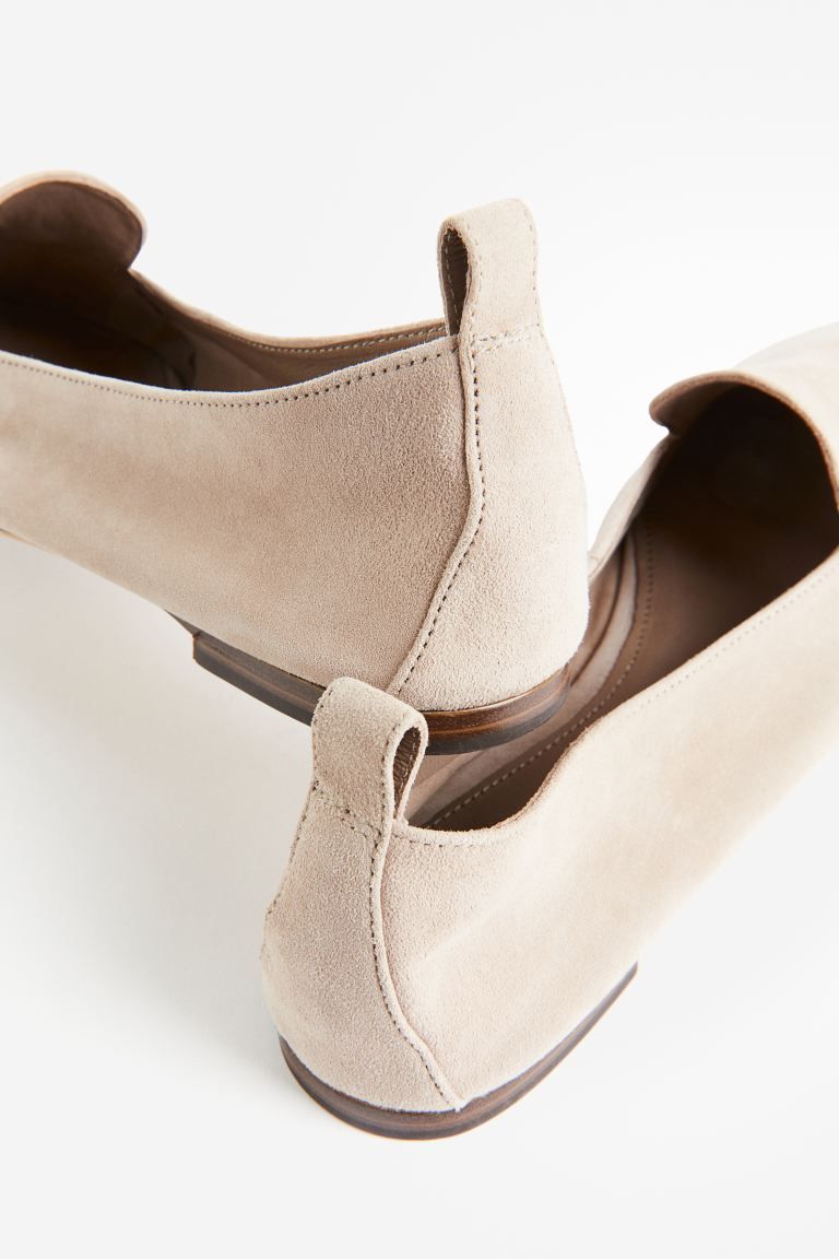 Suede loafers - Light beige - Ladies | H&M GB | H&M (UK, MY, IN, SG, PH, TW, HK)