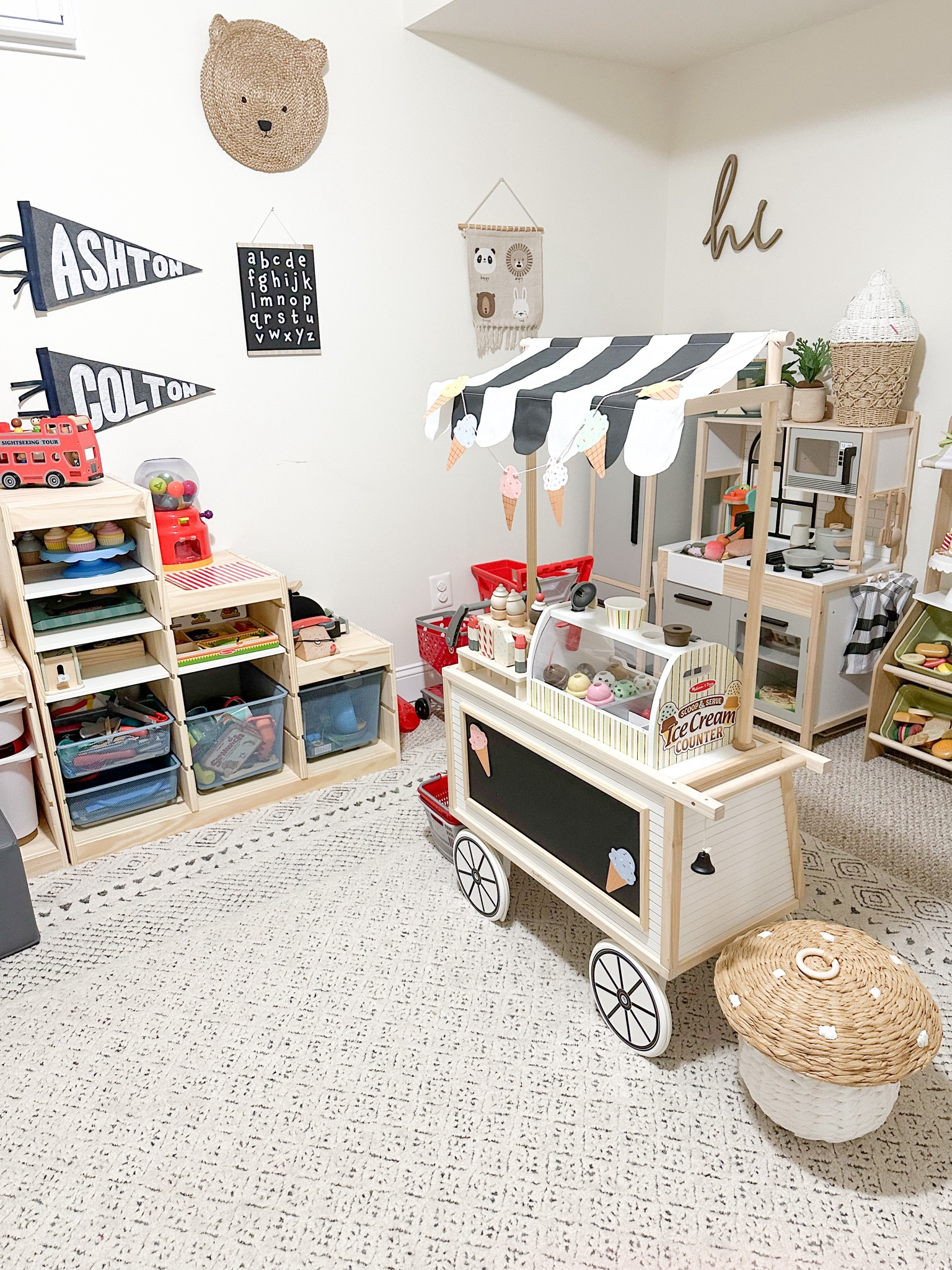 a moment for the playroom before spooky season 🤍


Toddler toys
Toddler play
Playroom
Montessori ish


#LTKKids #LTKFamily