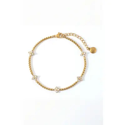 Mint & Lily Radiant Clover Bracelet in Gold at Nordstrom, Size 6.5 | Nordstrom