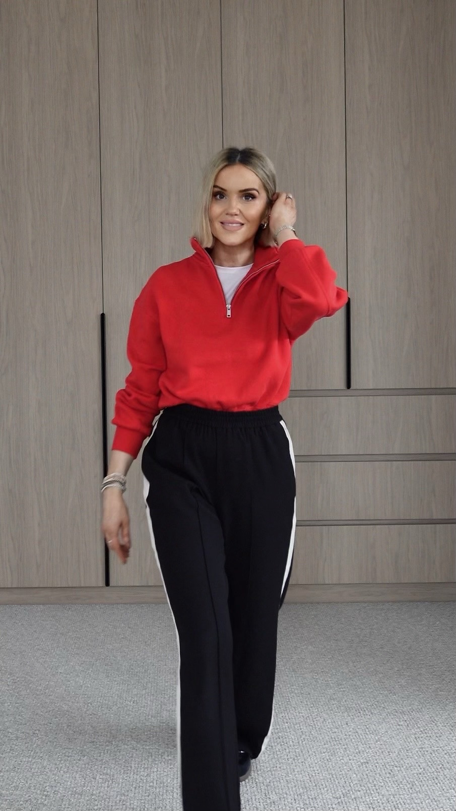 Soccer mum energy, but make it chic. Bringing all the bright vibes to the sidelines today! ⚽️
Save for when you need inspo! 

How do you like this fit? 

Wearing: 
Tee: @kmartaus 
Red top: @cottonon 
Pants: @stylerunner 
Sneakers: @adidasau 
Bag: @louisvuitton 
Jacket: @zara 
Cap: @ebay 

#melbournemums #outfitinspirations #stylishoutfit #australianstyle #outfitideasforyou