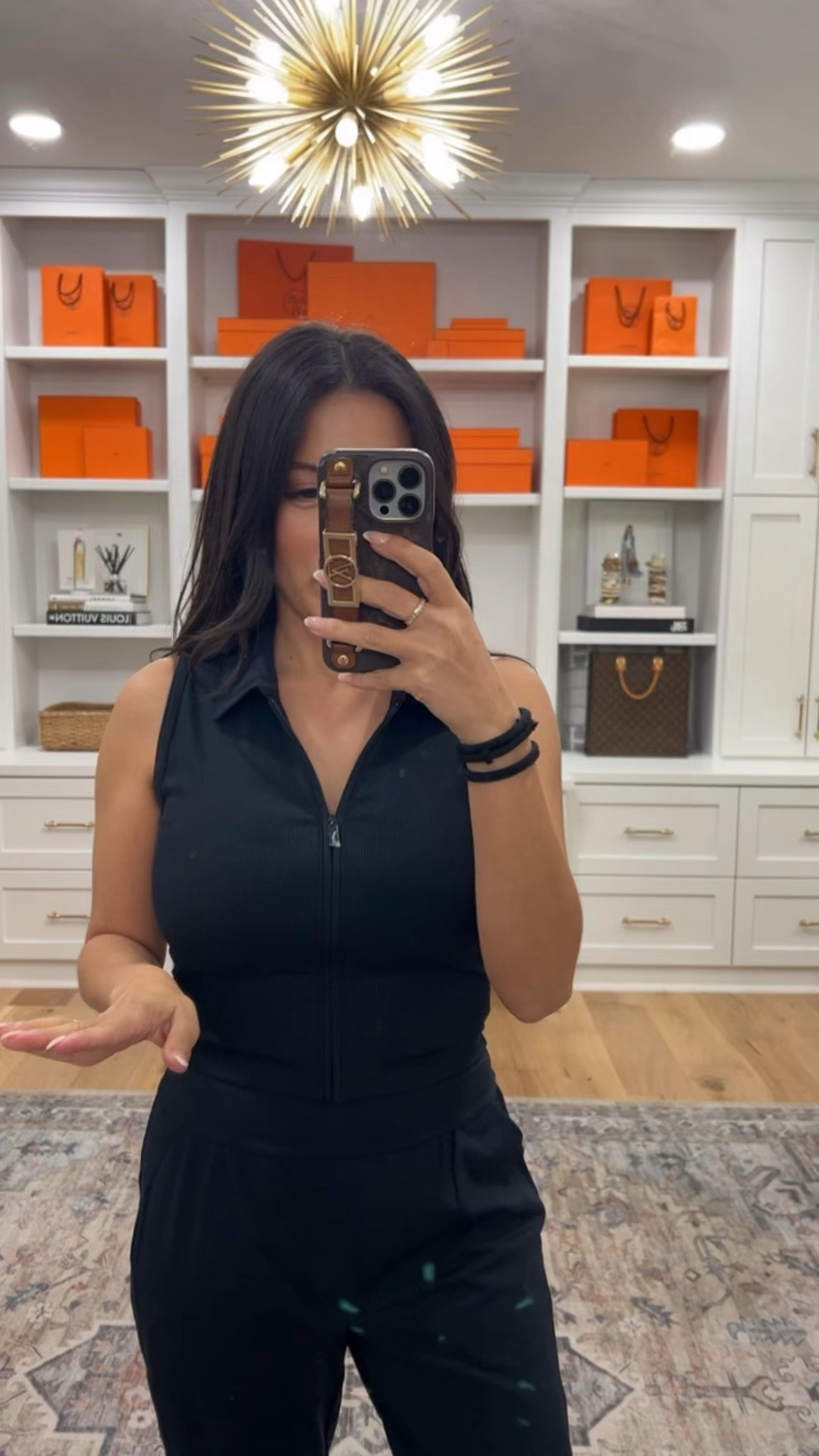 New brand alert! 

Top - small here but the xsmall came and I like that size better, but both work.
Joggers - xsmall 

#LTKHoliday #LTKFindsUnder100 #LTKGiftGuide