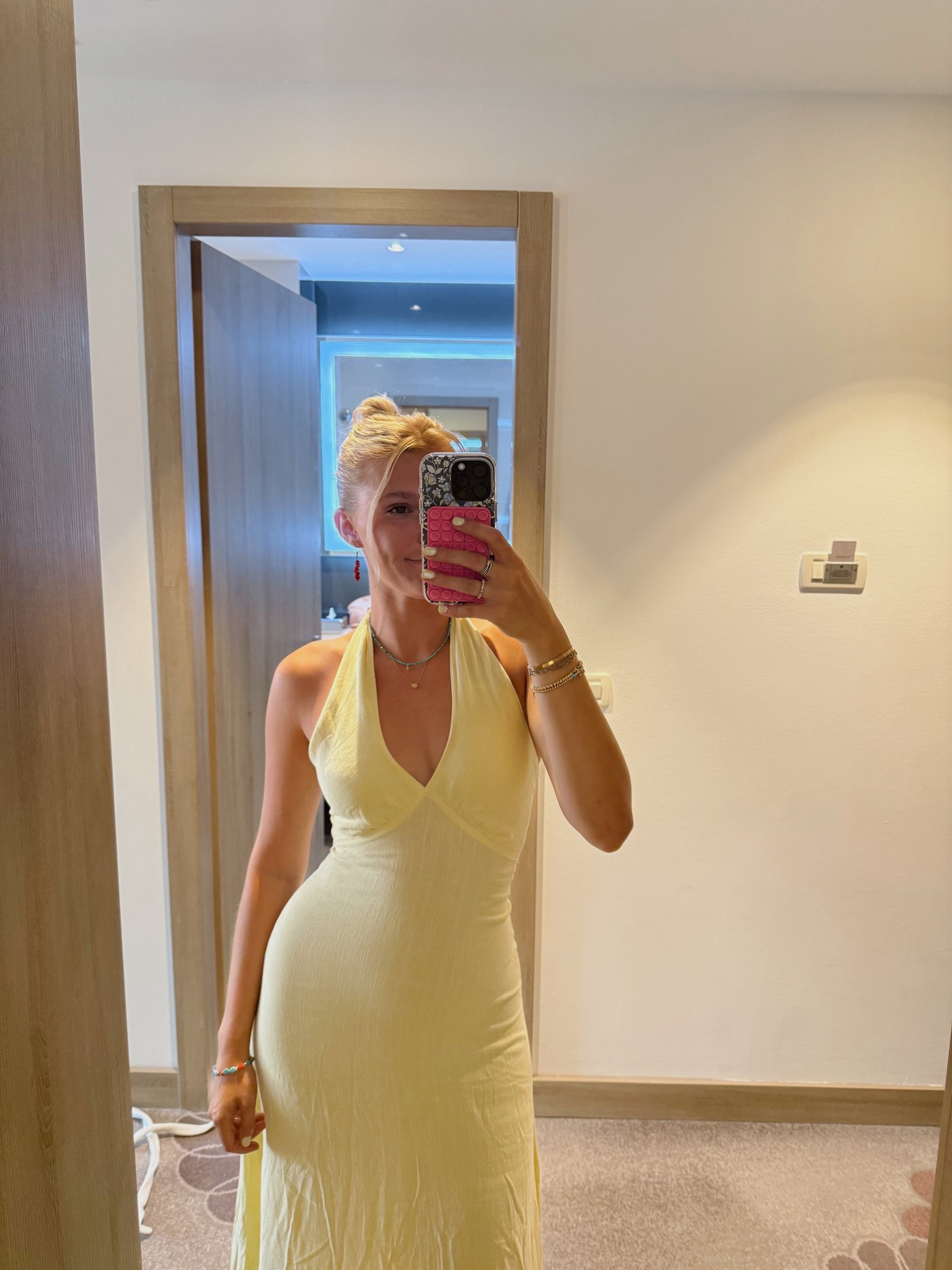 No link on here but peppermayo linen dress💛