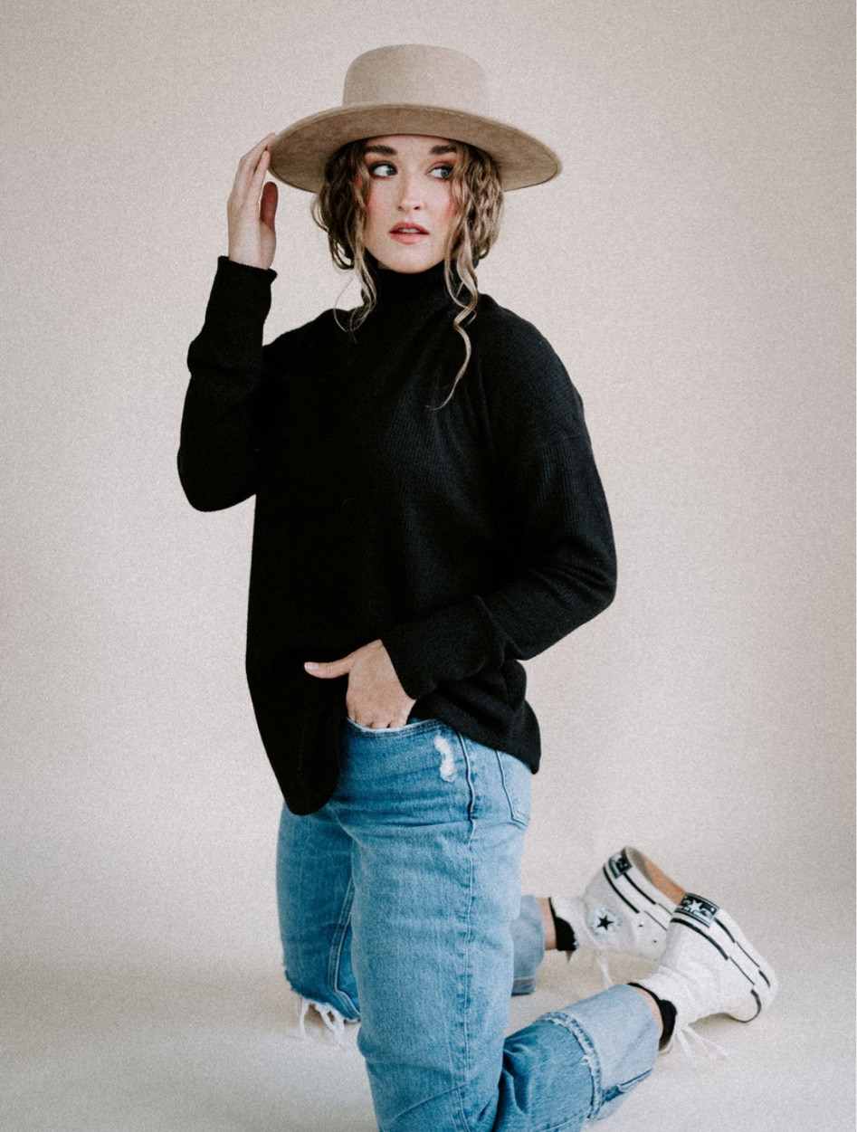 This outfit thoughhhhh!! Must have cold weather essentials! 

#LTKstyletip #LTKbeauty #LTKSeasonal