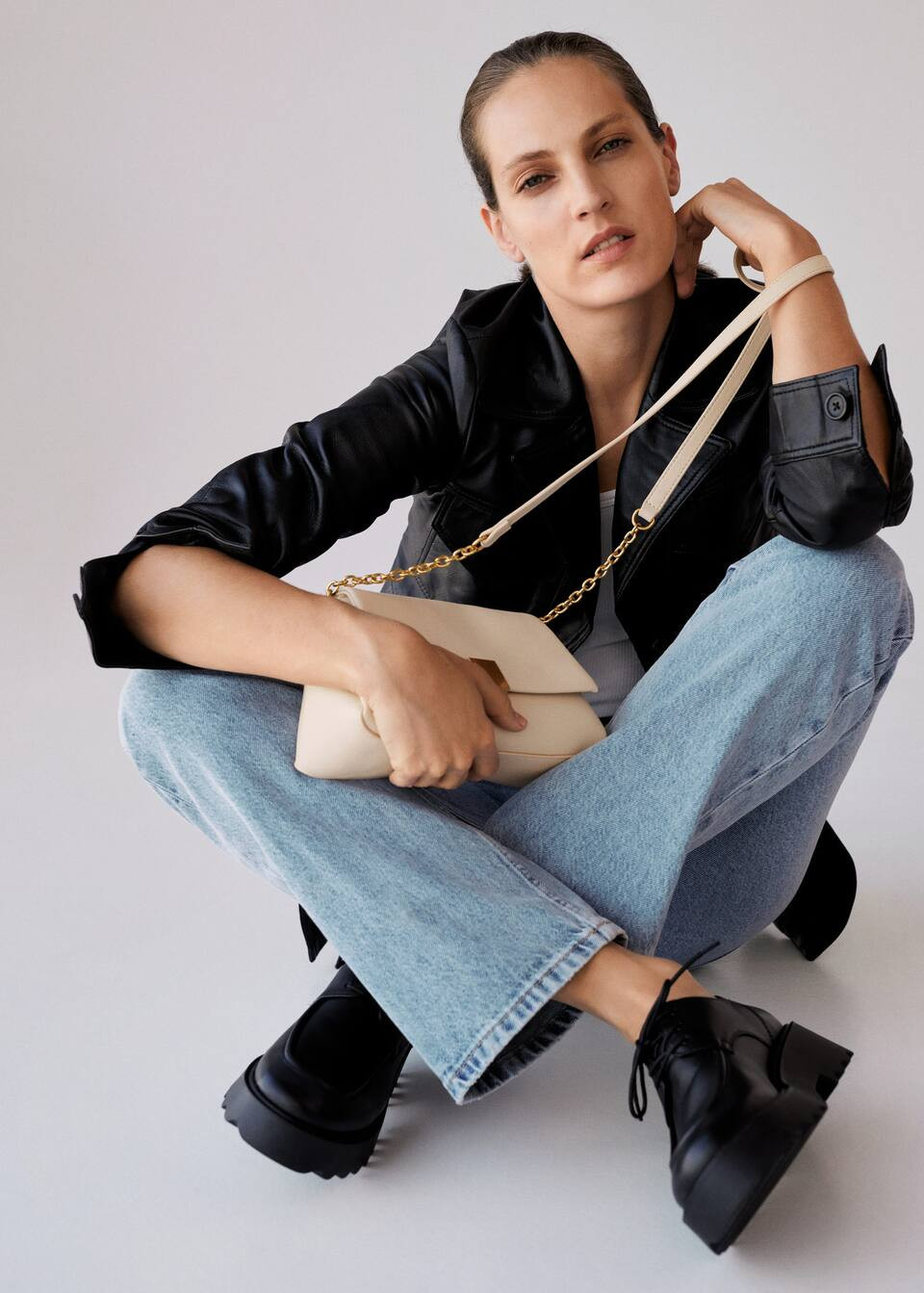 Flap chain bag | MANGO (US)