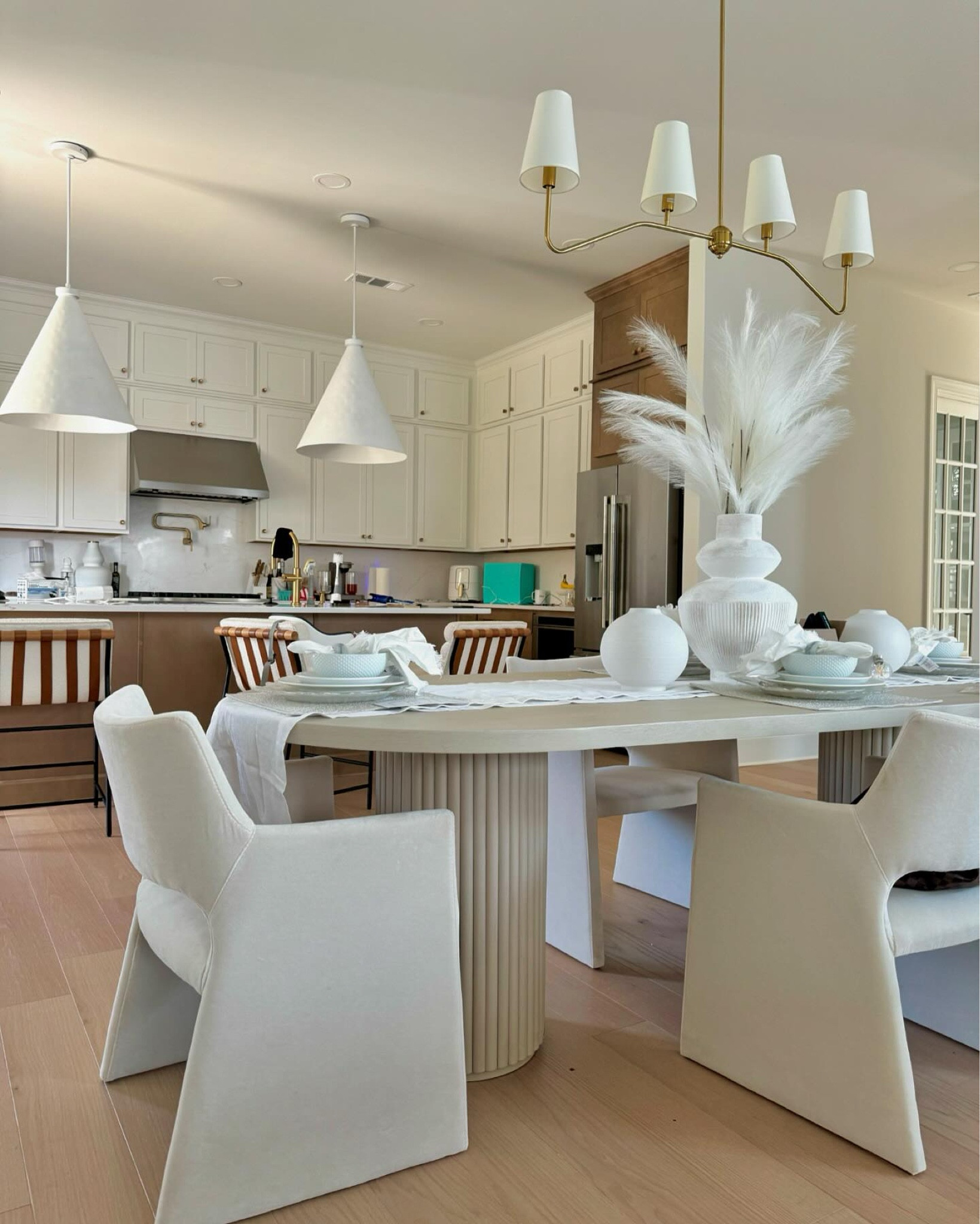 Realistic House Update 🏡
‌
Y'all have been asking for an update but life has been crazy... I'm happy with the progress but I'm far from finished. I'm such a perfectionist that I don't like sharing before things are finished. I also know that my job is to share it all not just what's good. So here's to the in between ✨
‌
Hope y'all enjoyed this peak! ❤️
‌
#NeutralHome #HomeDecor #HomeSweetHome