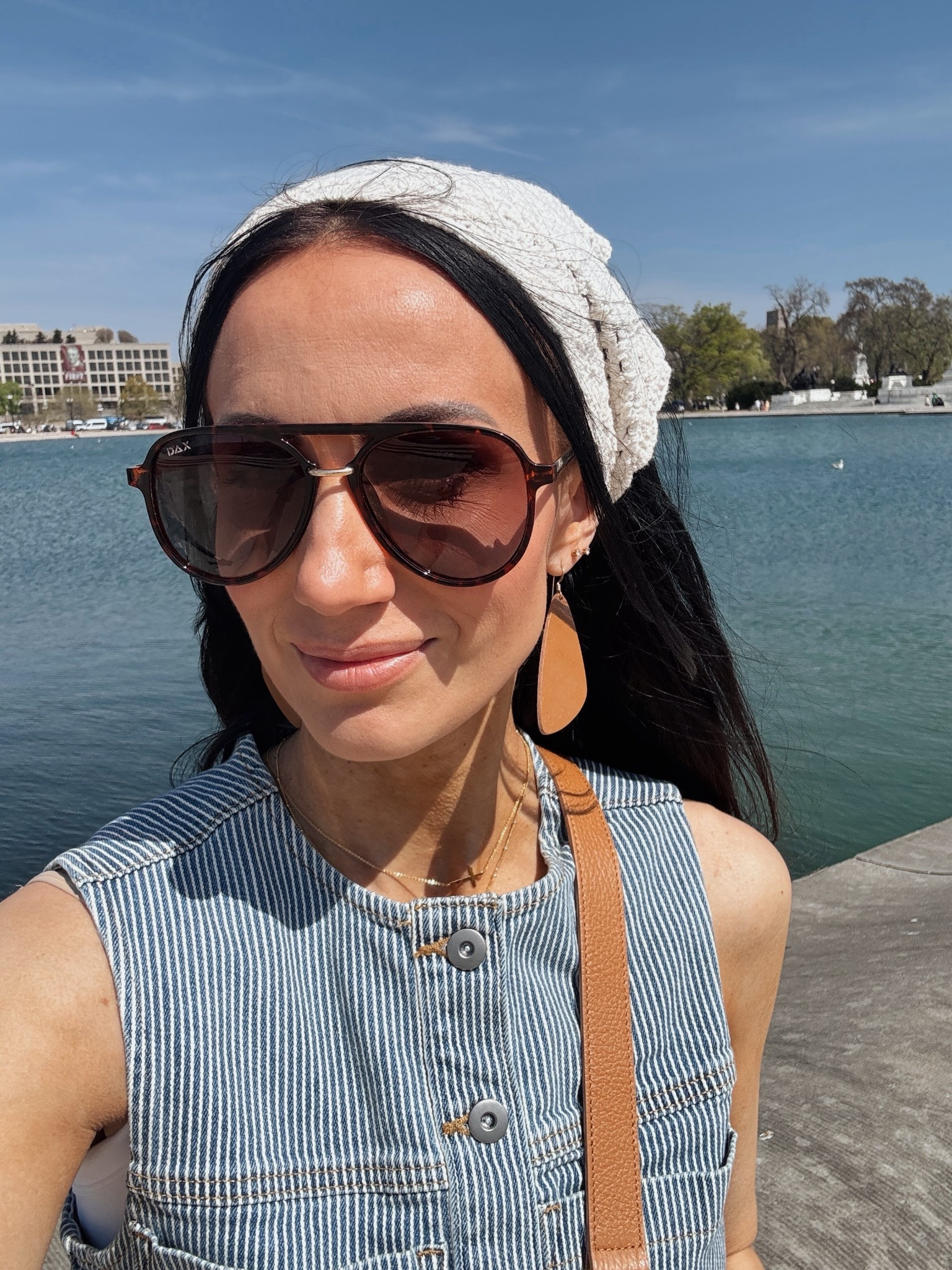 These earrings were actually perfect- subtle daisy print plus my tan bag. 