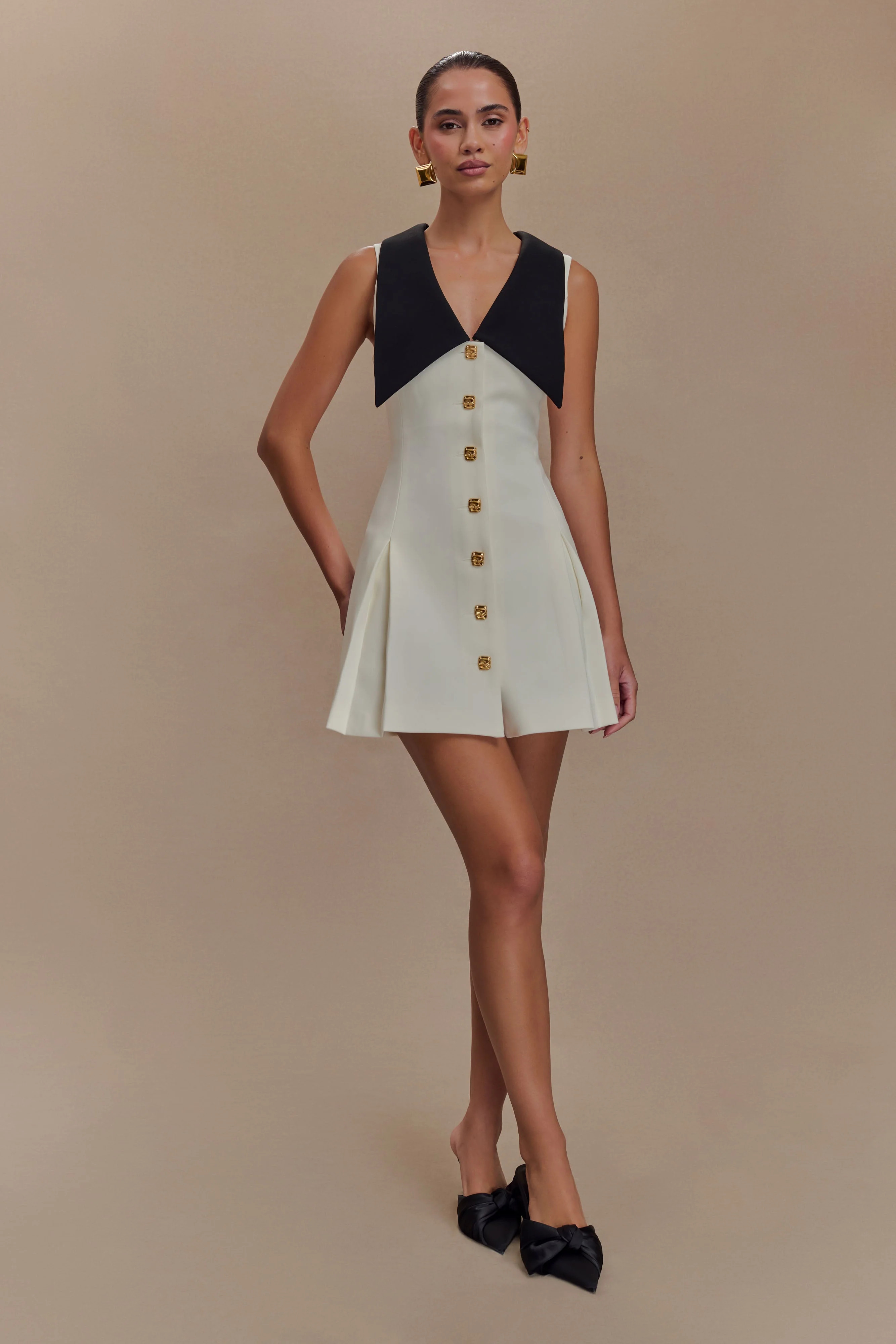 Sleeveless Contrast Mini Dress - Ivory/Black | MESHKI US