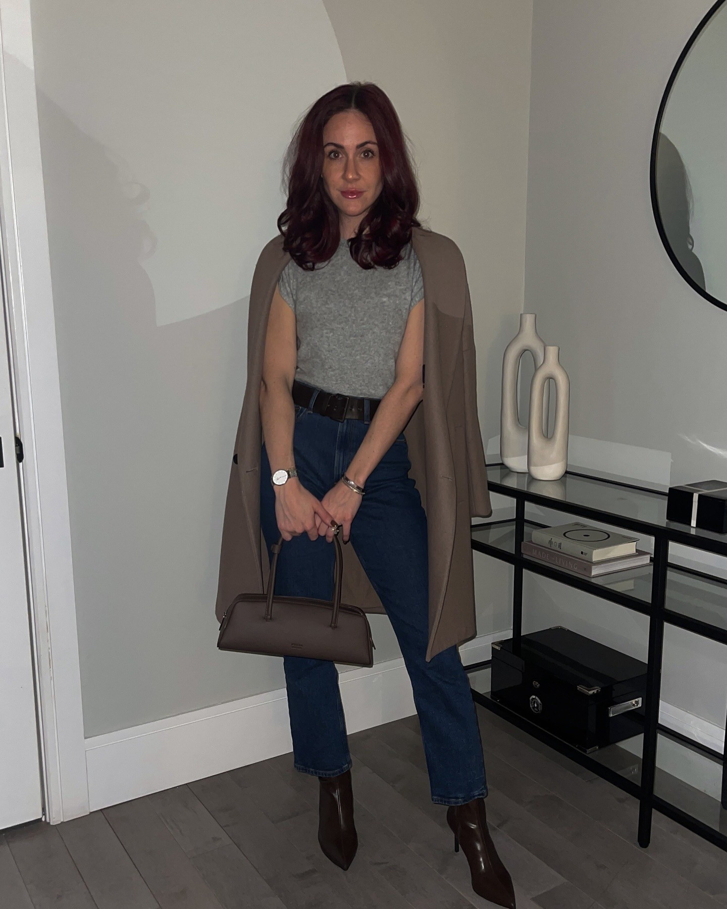 Notoriously 15 minutes late, but there’s always time for an outfit pic.⁣
⁣
⁣
⁣
⁣
#alwayslate #freja @abercrombie #AbercrombiePartner #longweekend #abercrombiestyle #abercrombiedenim #longislandrestaurants