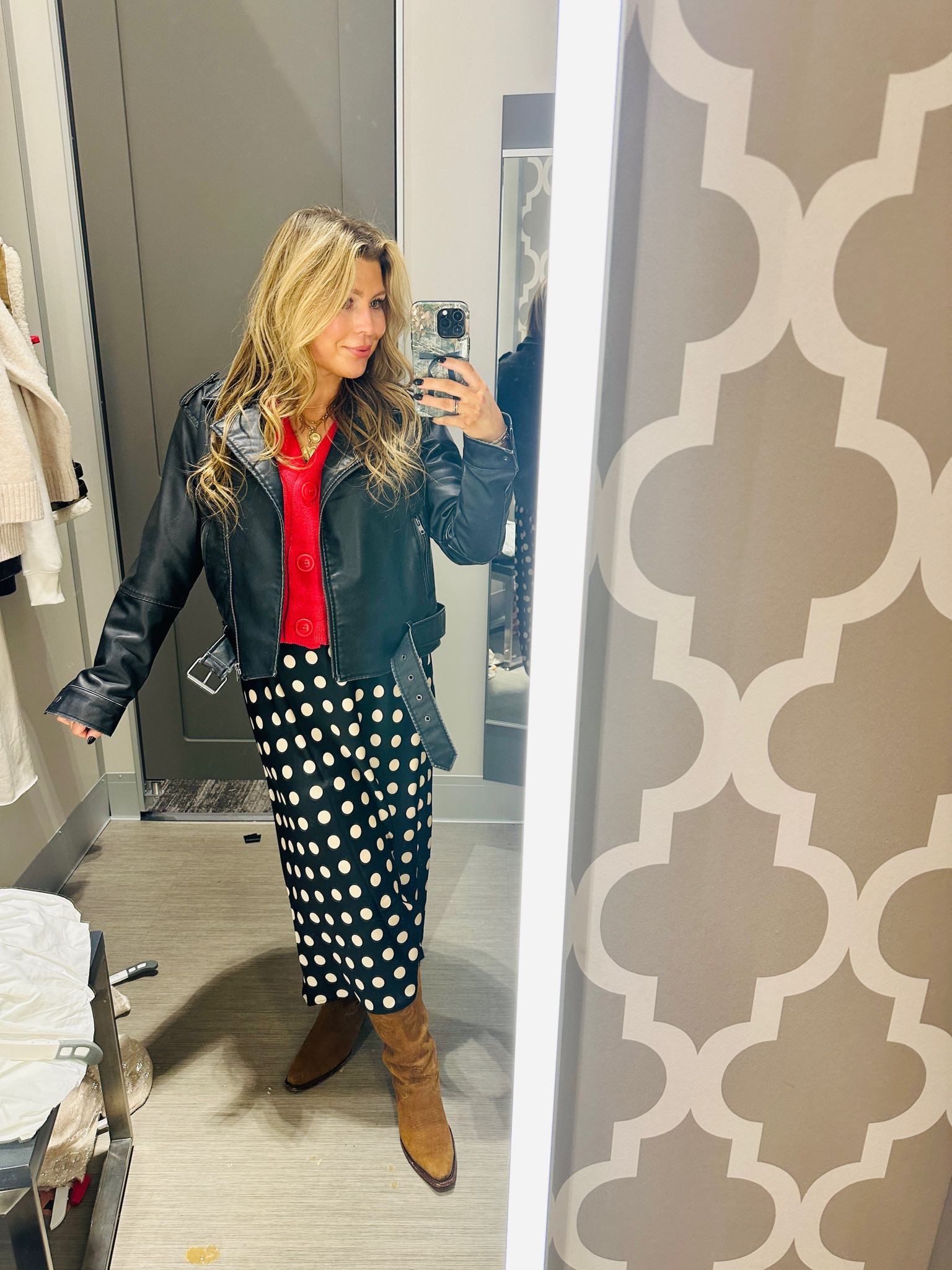 Valentine’s Day date night outfit idea 

#LTKFindsUnder50 #LTKStyleTip #LTKSeasonal